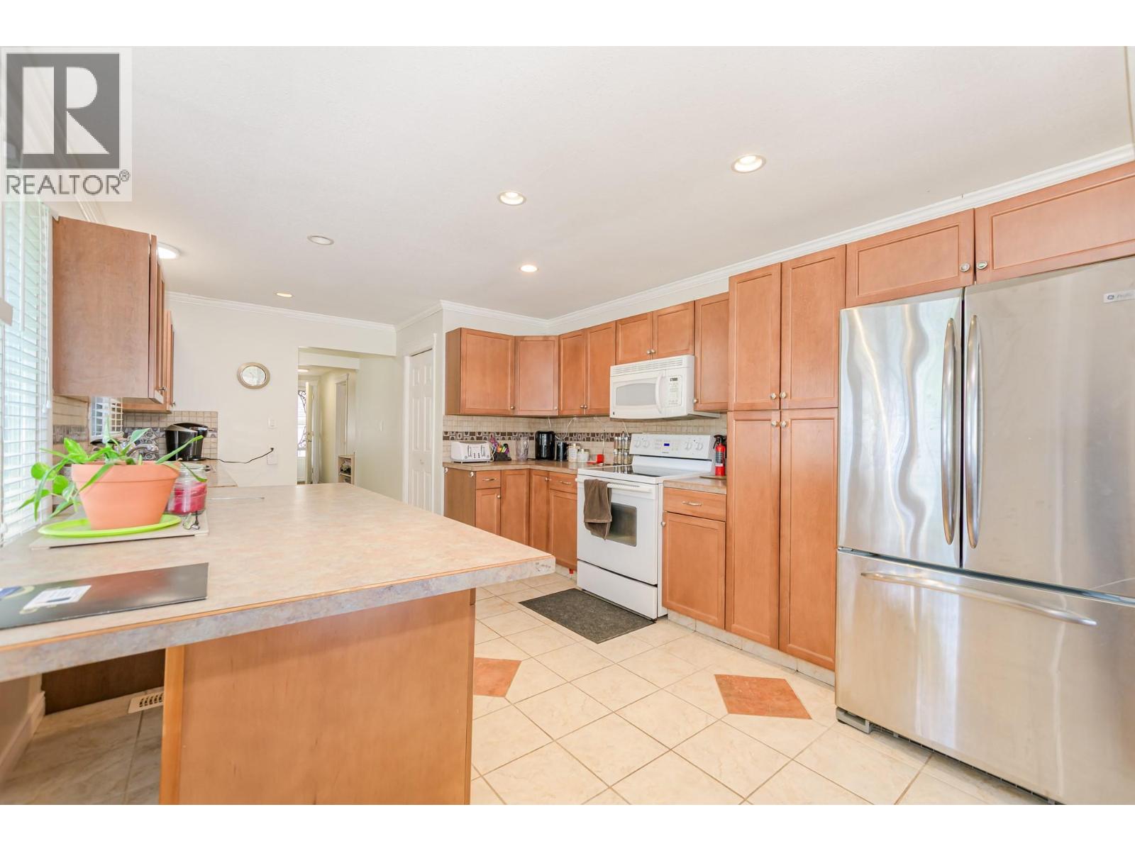 729 Stanley Avenue - 6