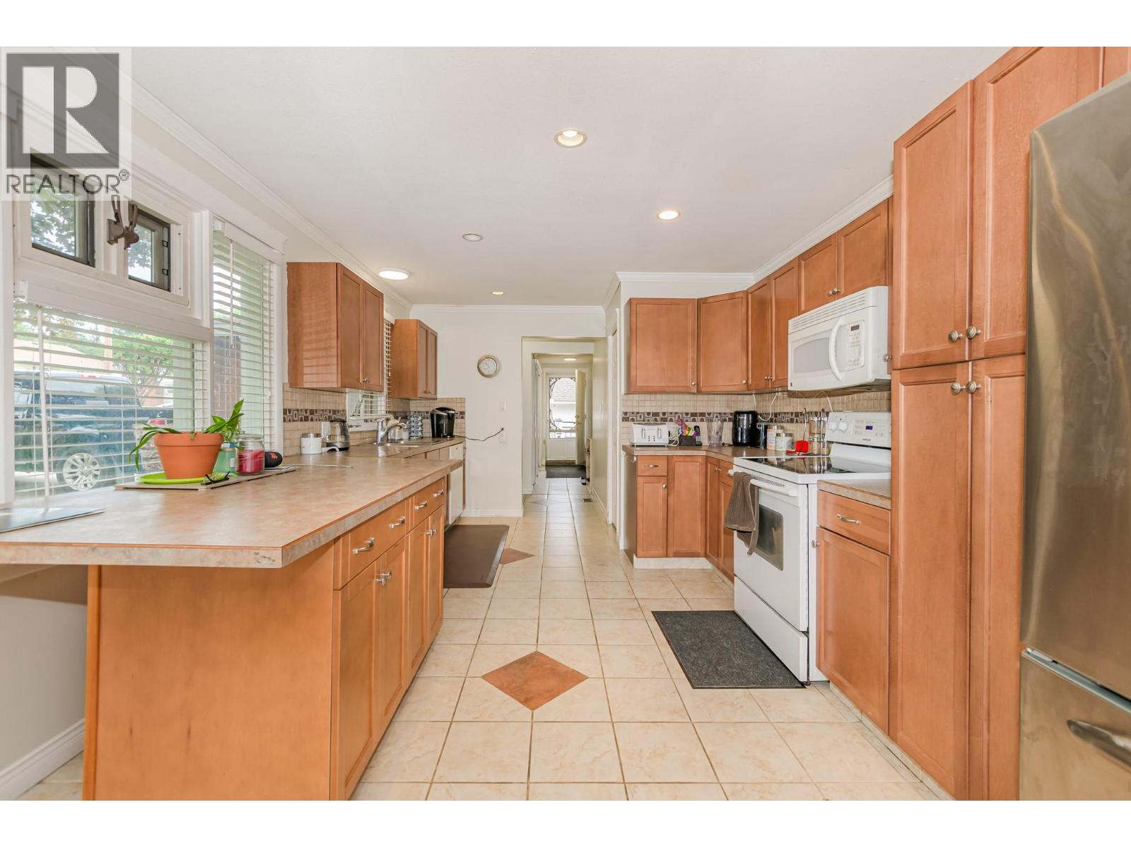 729 Stanley Avenue - 7