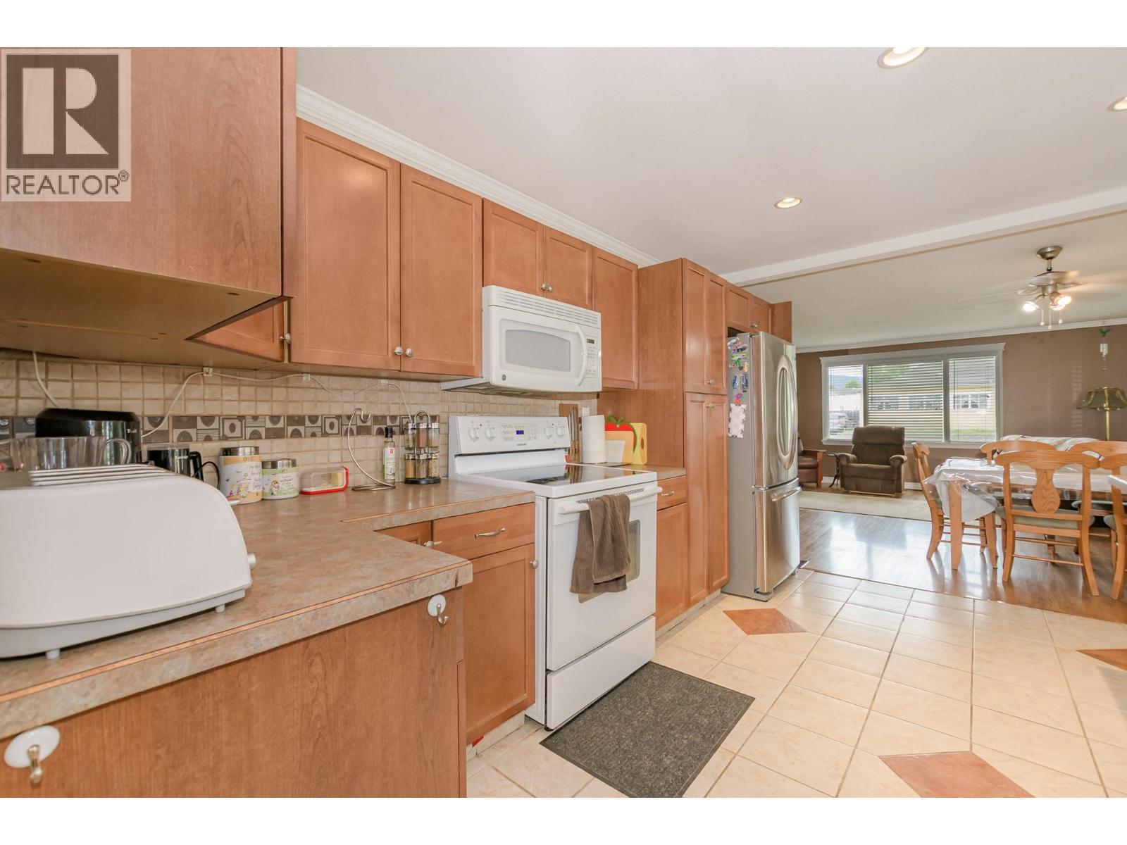 729 Stanley Avenue - 9