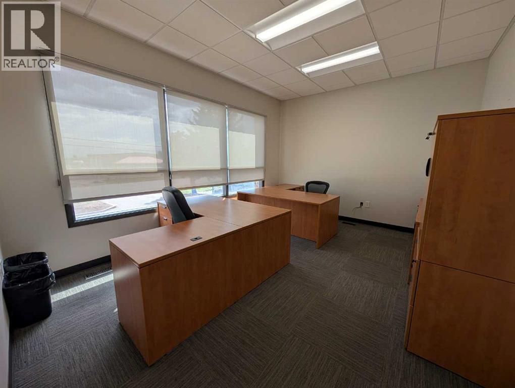 1811 Broadway Avenue E, Redcliff — photo 29