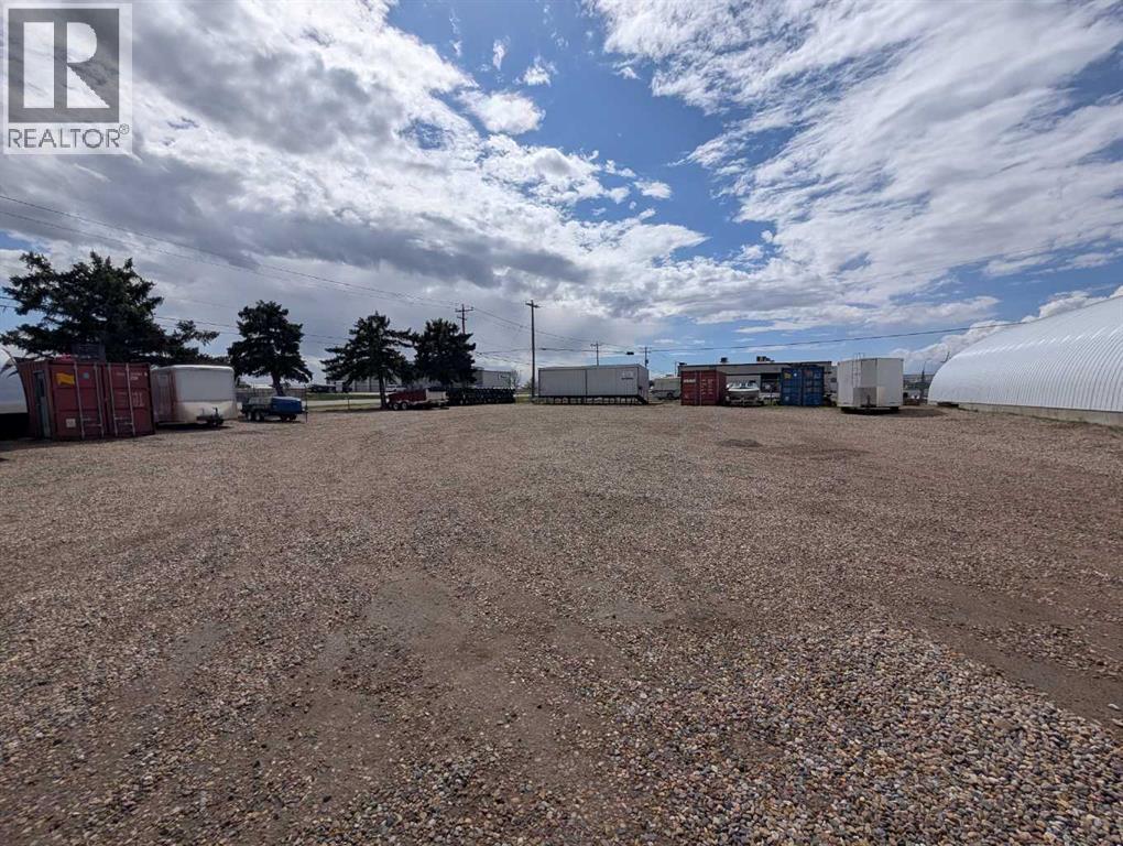 1811 Broadway Avenue E, Redcliff — photo 41