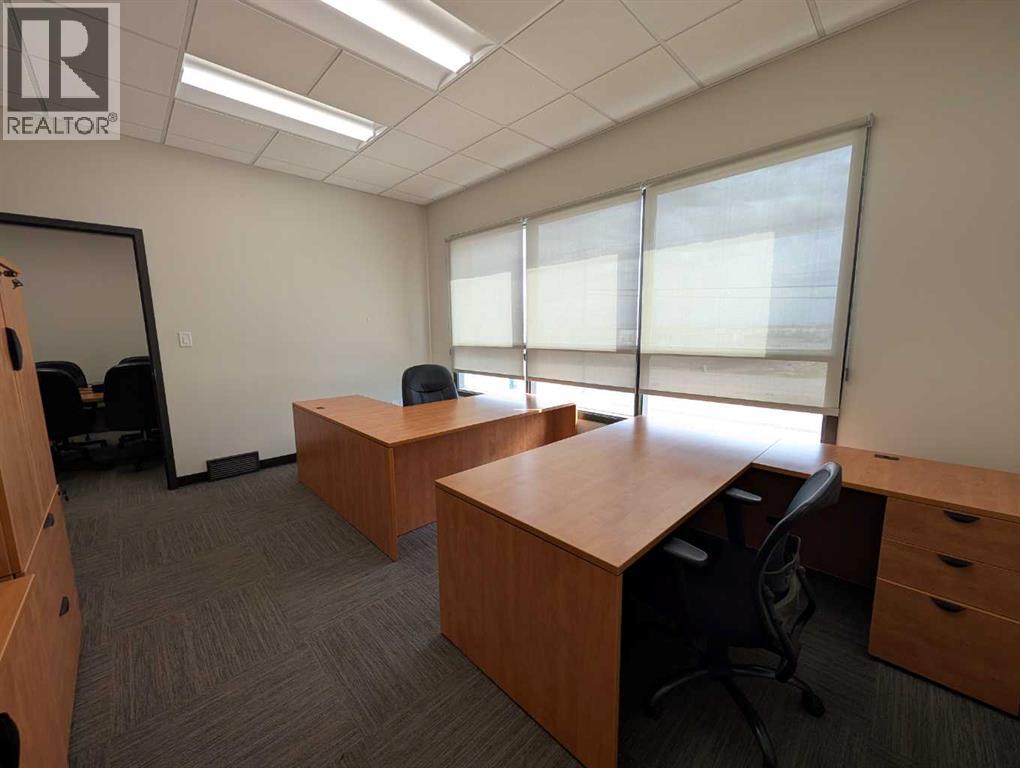 1811 Broadway Avenue E, Redcliff — photo 28