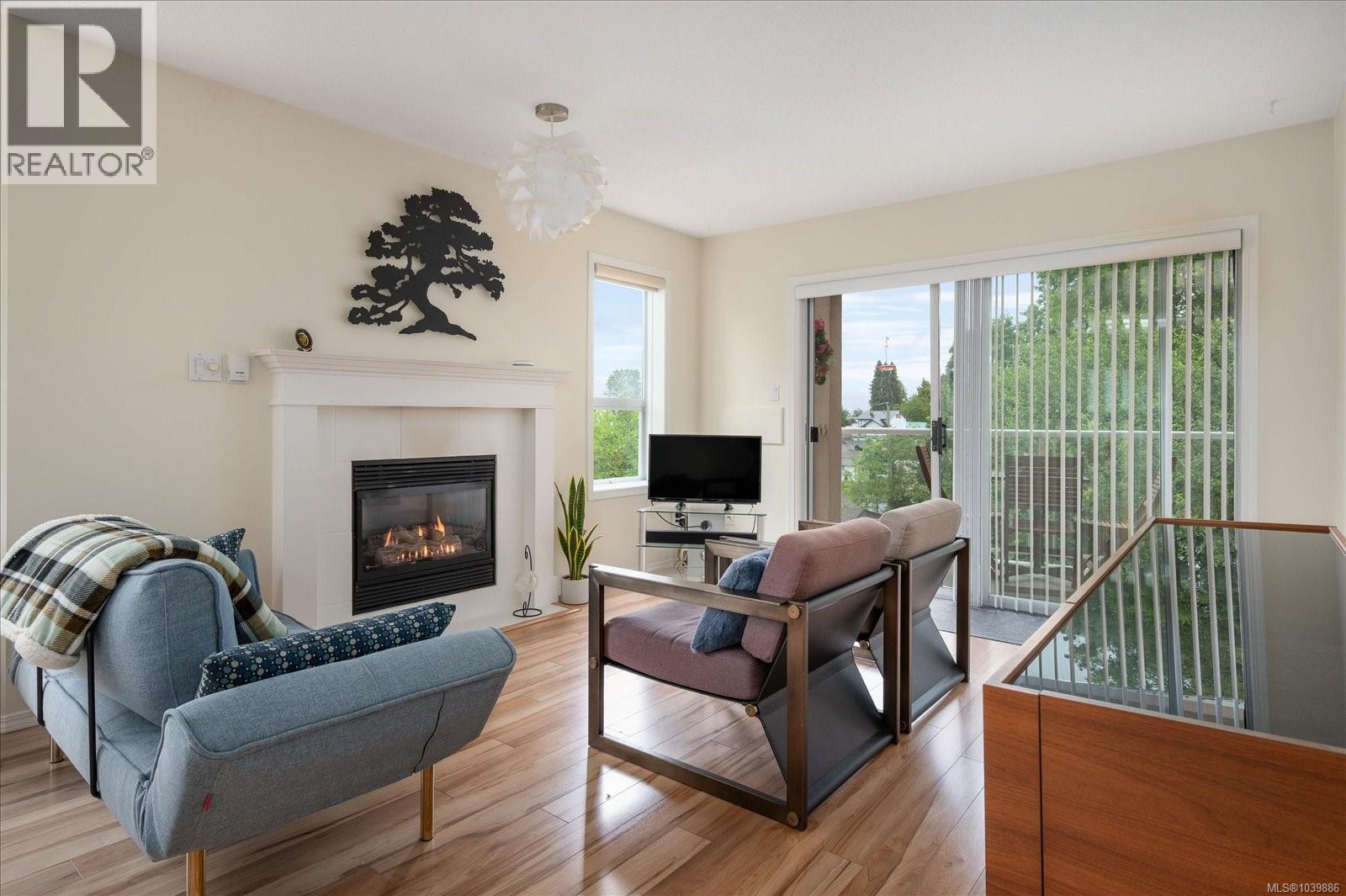 #301B 3000 Oak St - 9