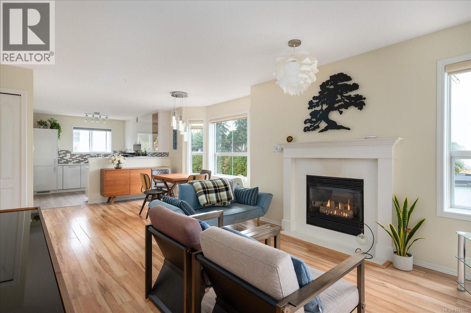 #301B 3000 Oak St - 15