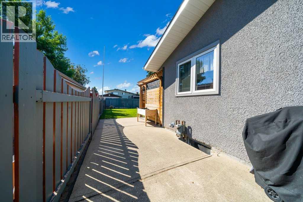 91 Markwick Drive SE — photo 34