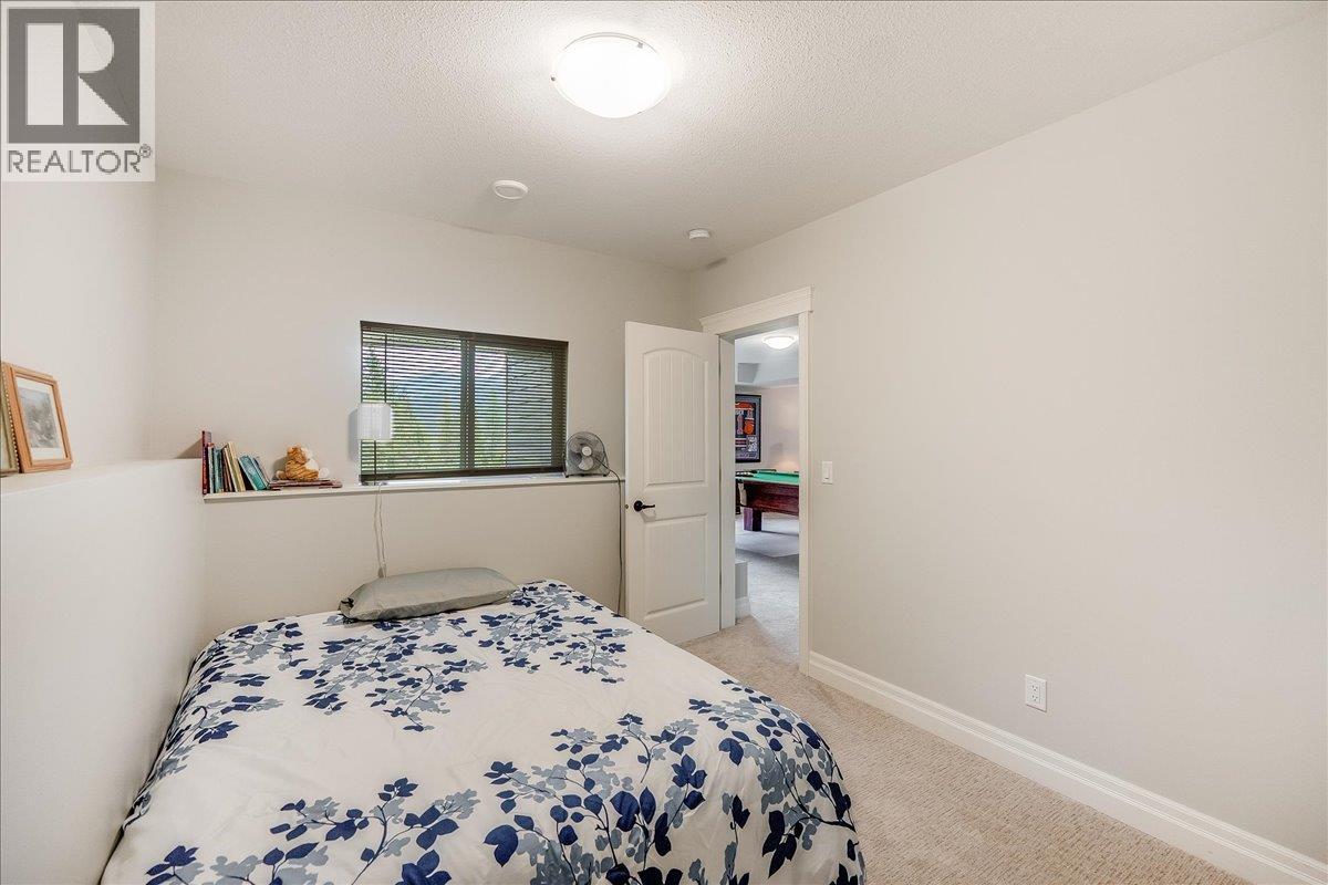 220 CHASE Road - 26