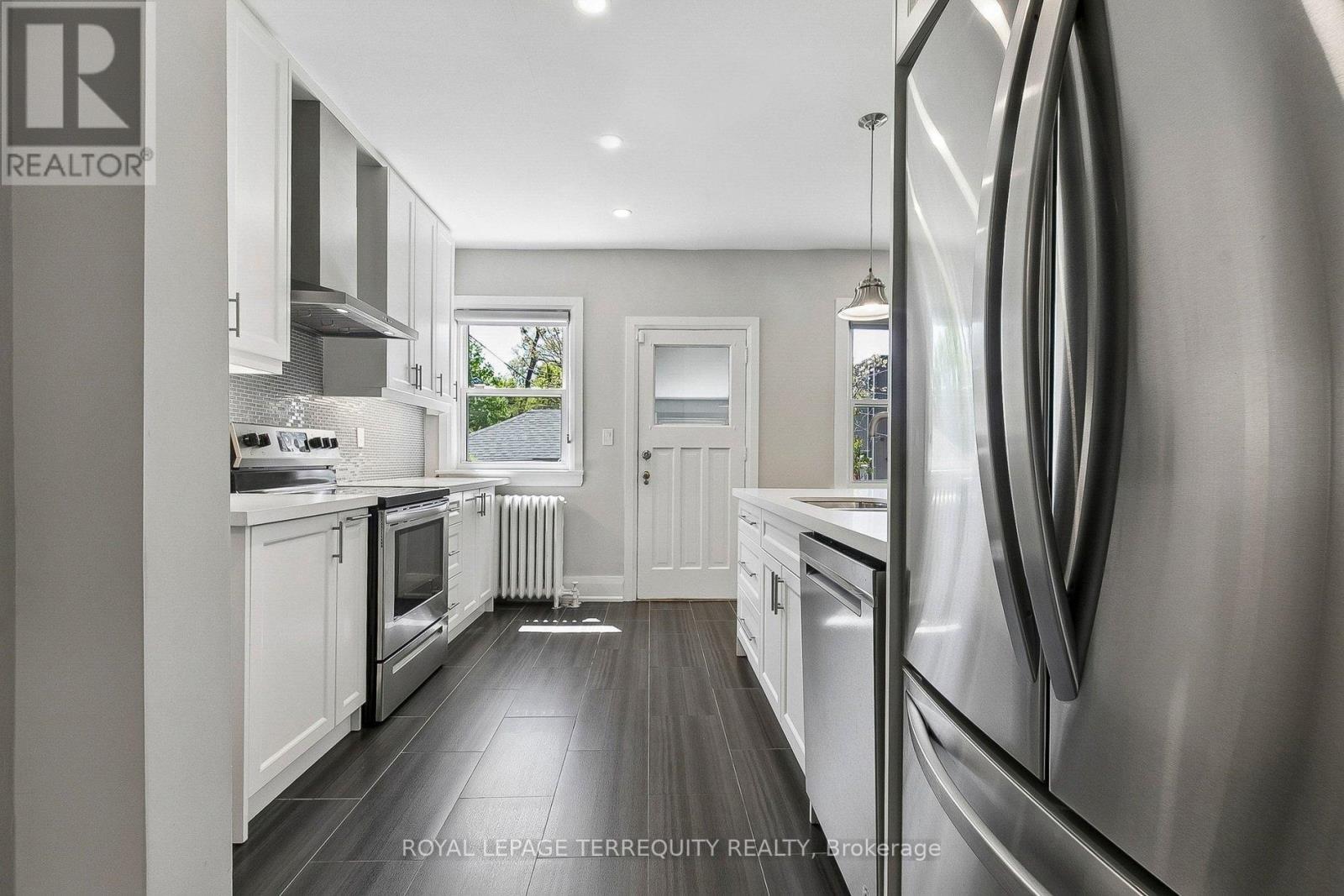 407 ANNETTE STREET - 20
