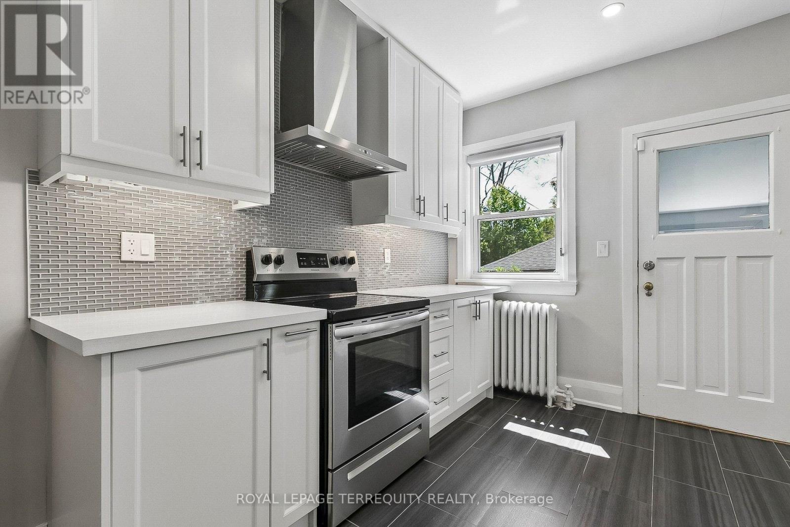 407 ANNETTE STREET - 23