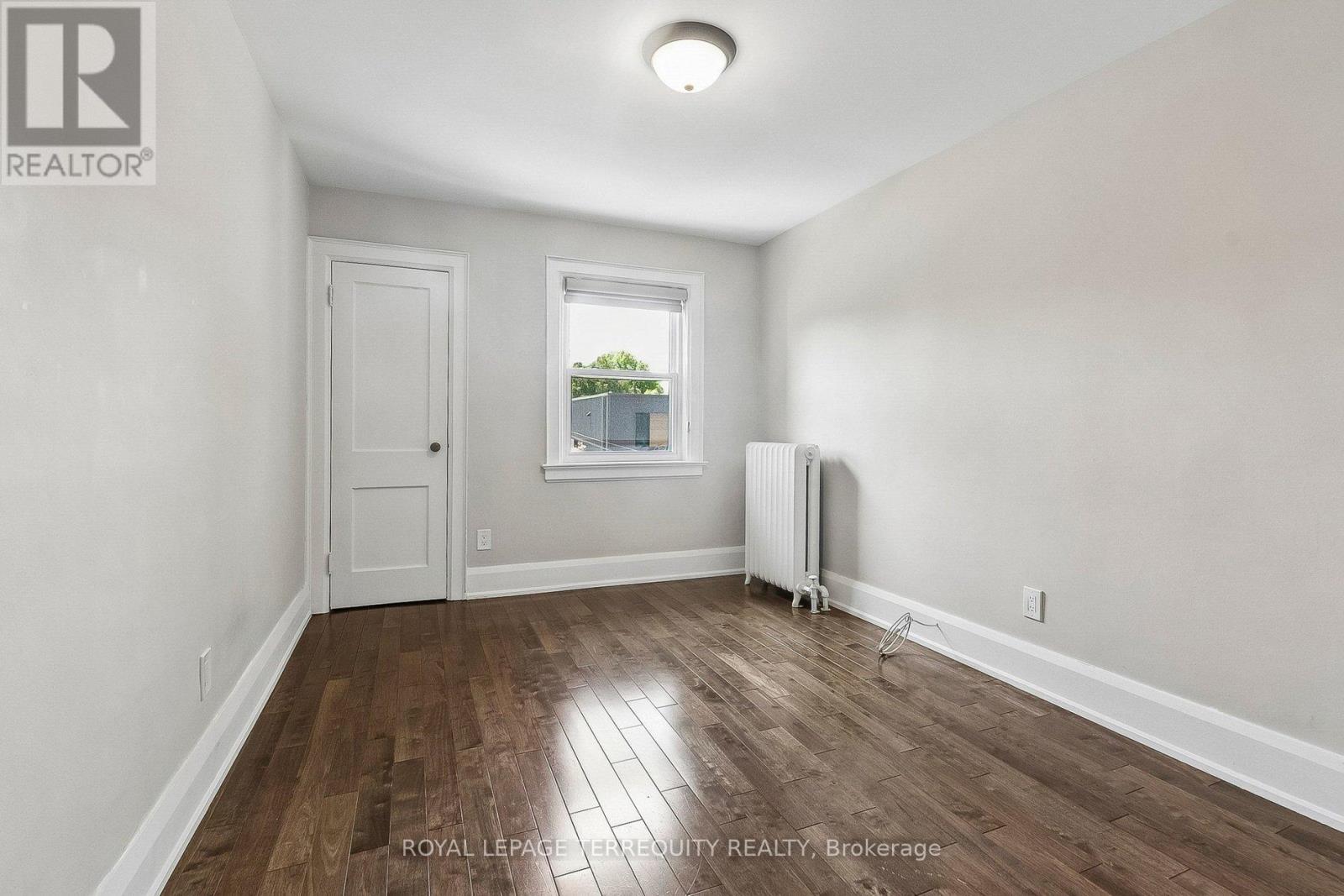 407 ANNETTE STREET - 33