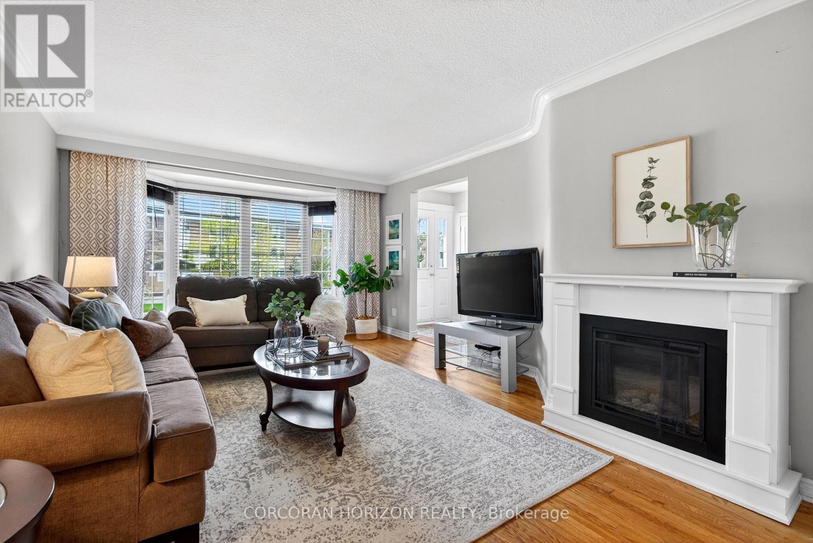 77 MINEOLA ROAD E - 11
