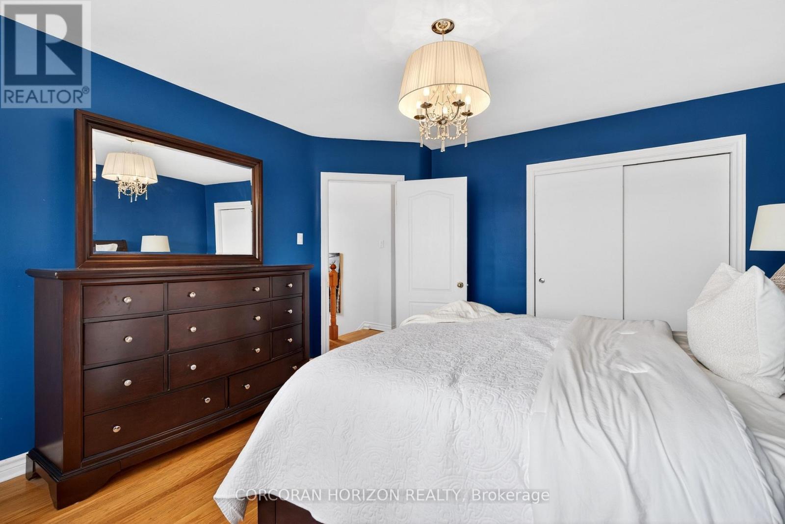 77 MINEOLA ROAD E - 20