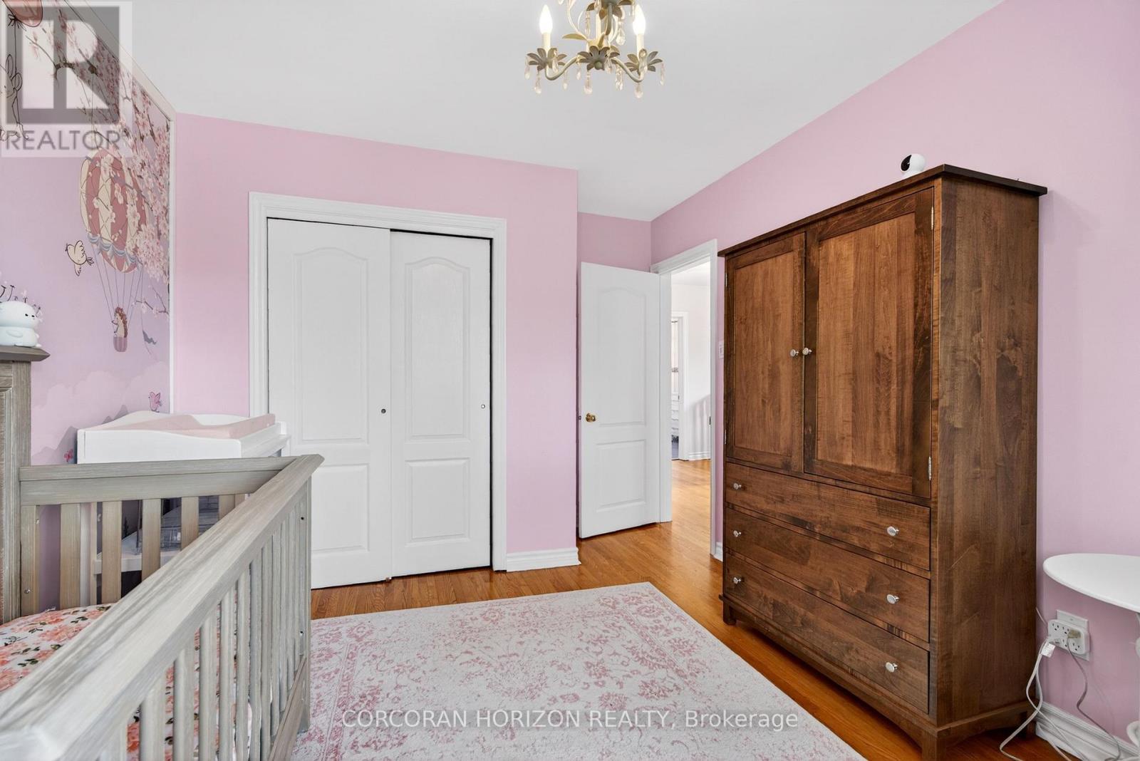 77 MINEOLA ROAD E - 26