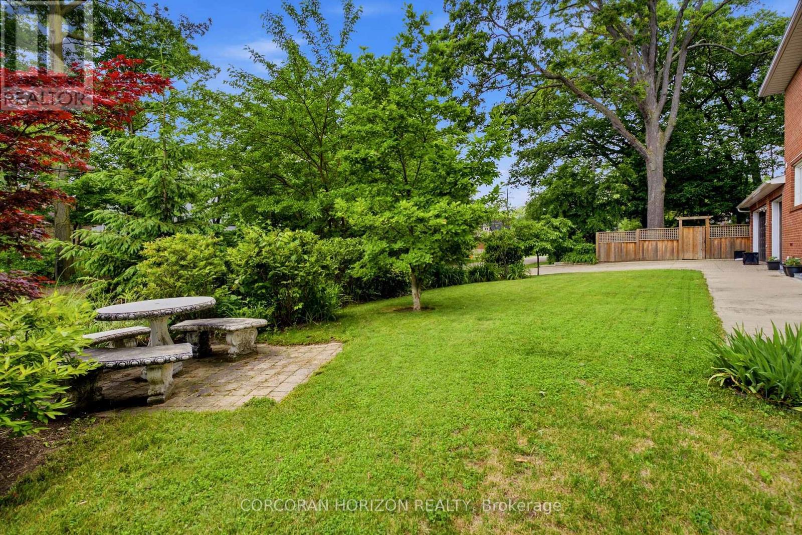 77 MINEOLA ROAD E - 4