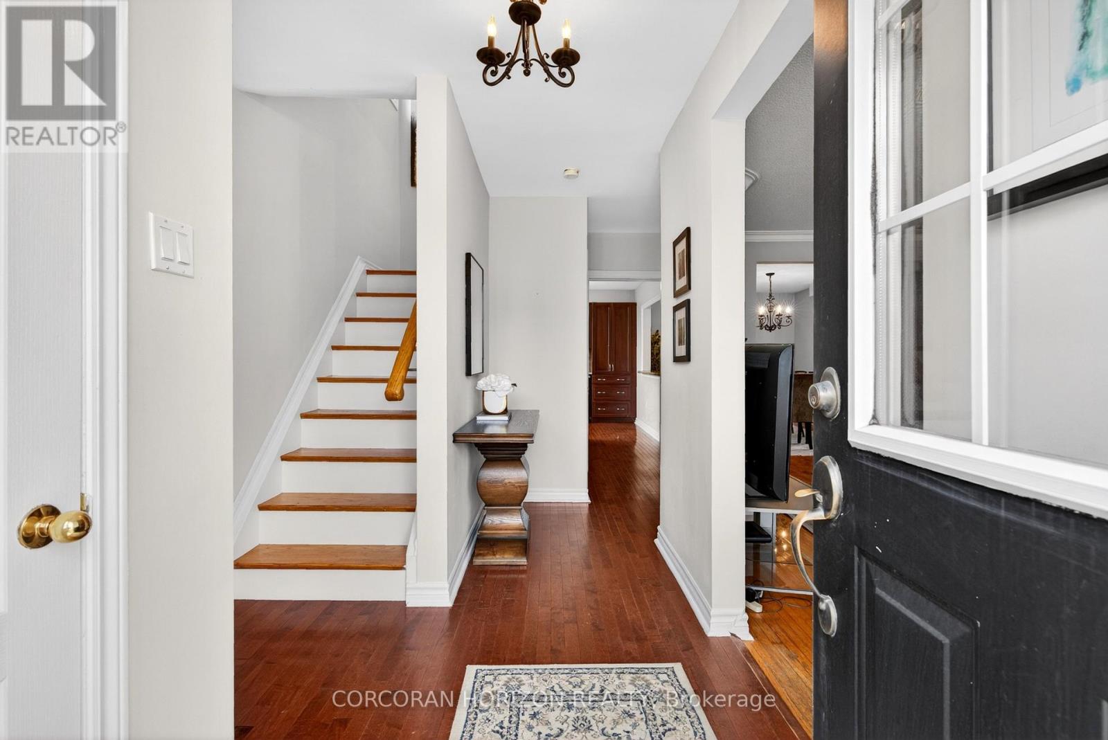 77 MINEOLA ROAD E - 7