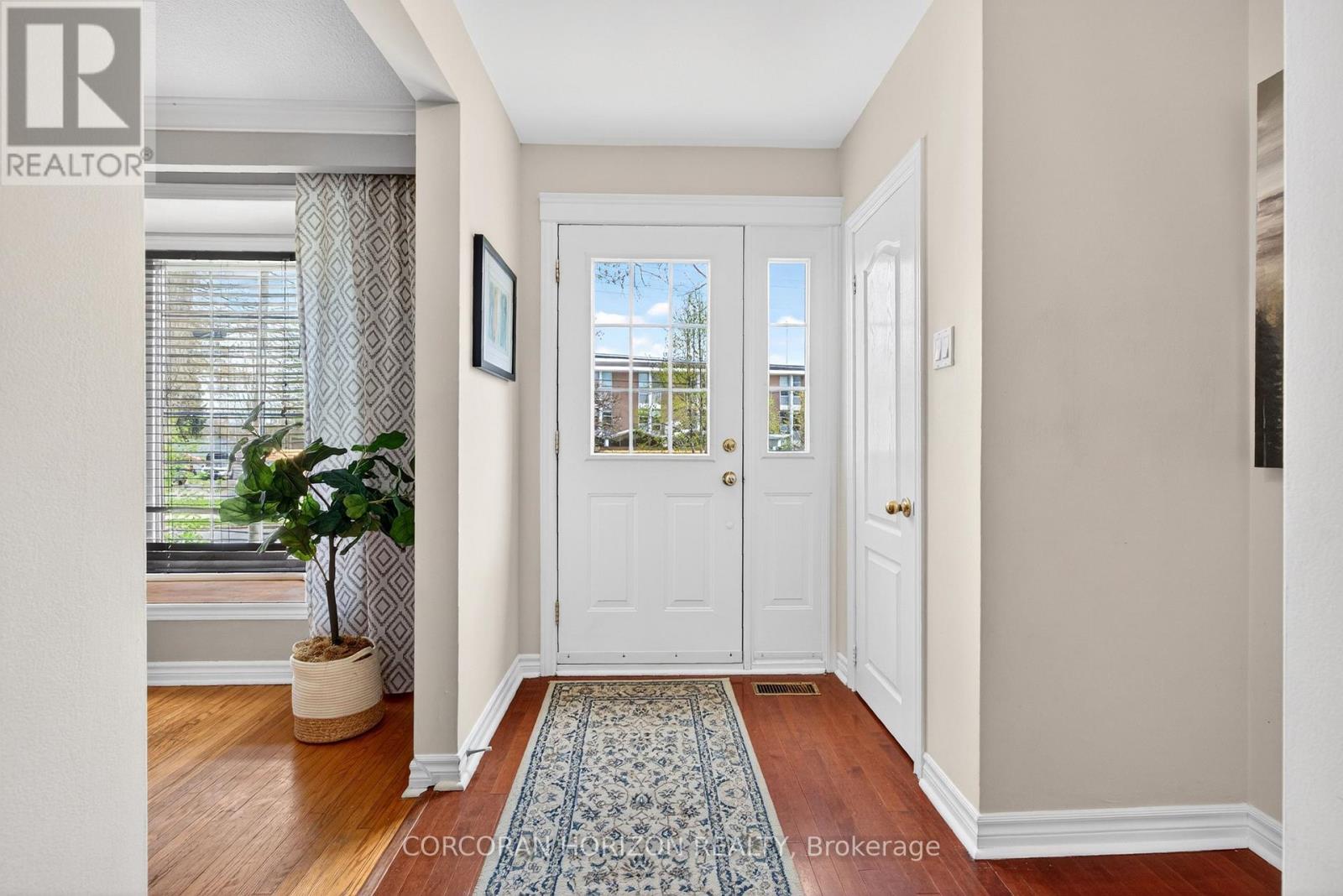 77 MINEOLA ROAD E - 8