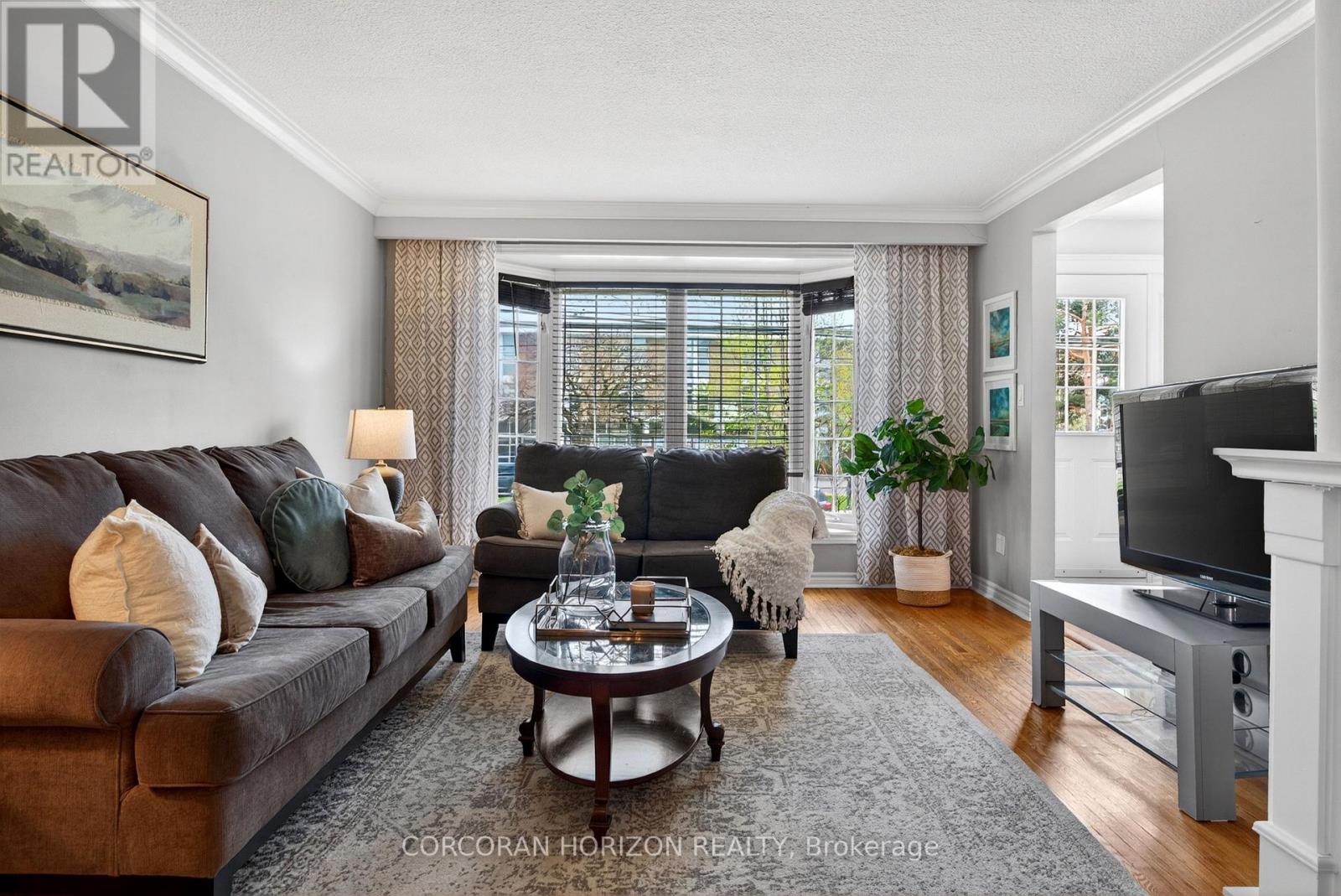 77 MINEOLA ROAD E - 10