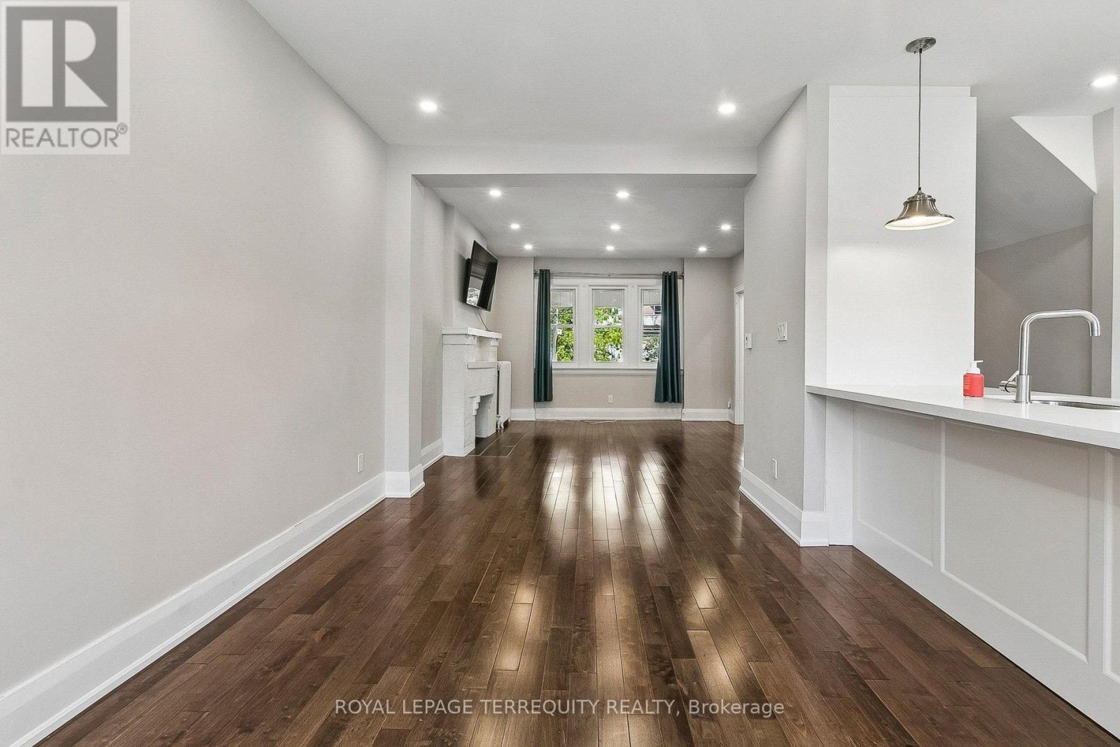 407 ANNETTE STREET - 14