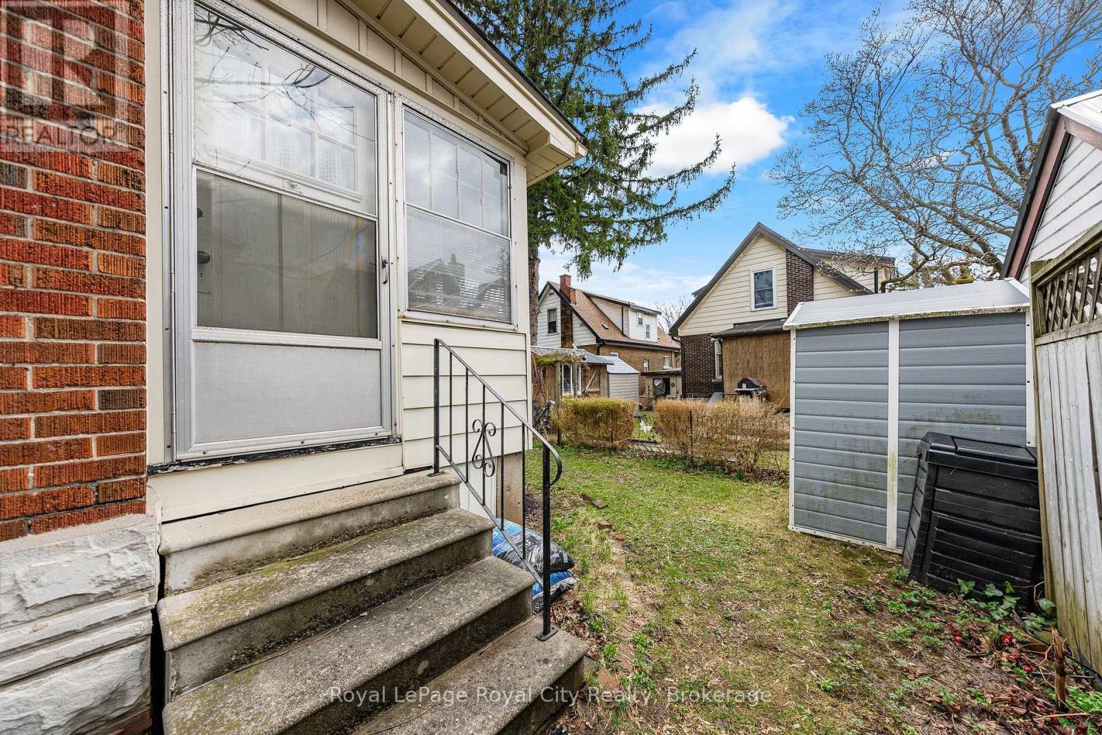 9 STULL AVENUE - 24