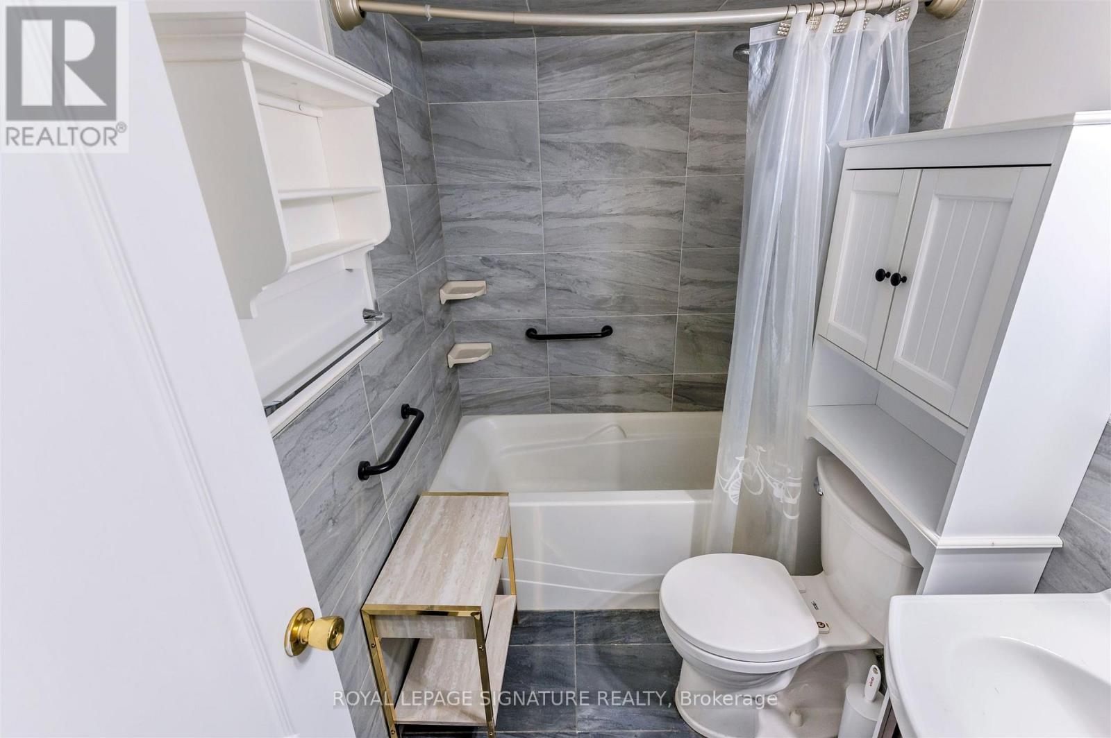 #2108 40 HOMEWOOD AVENUE - 26