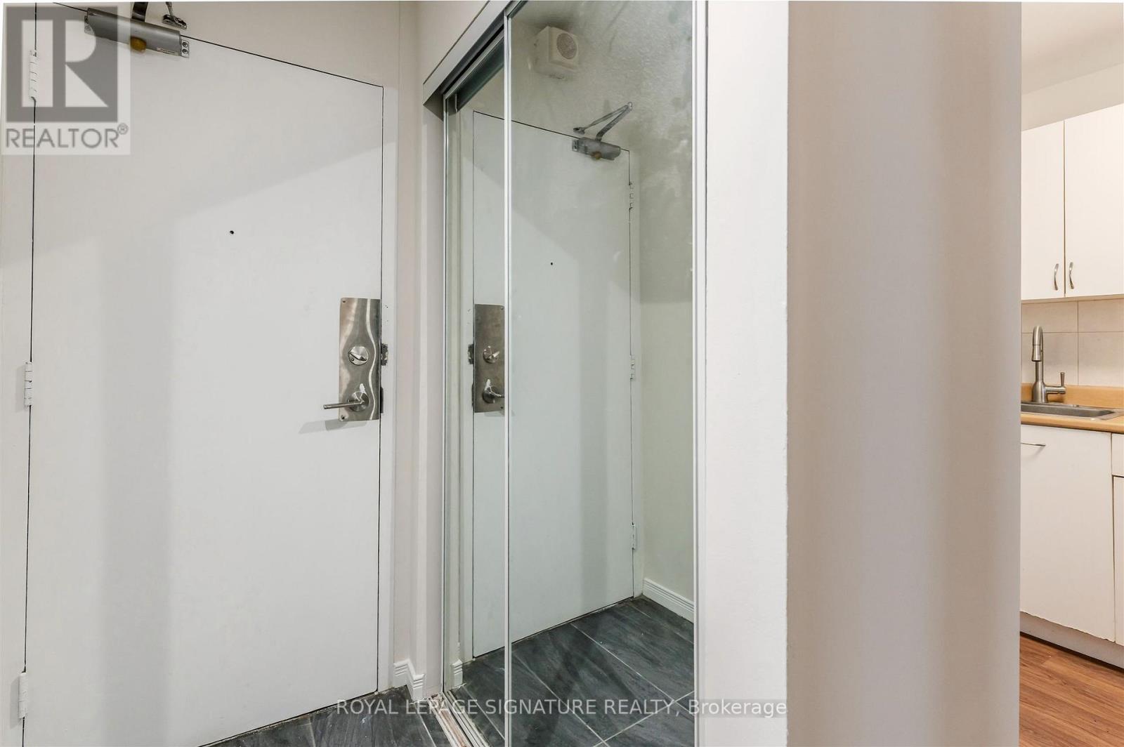#2108 40 HOMEWOOD AVENUE - 3