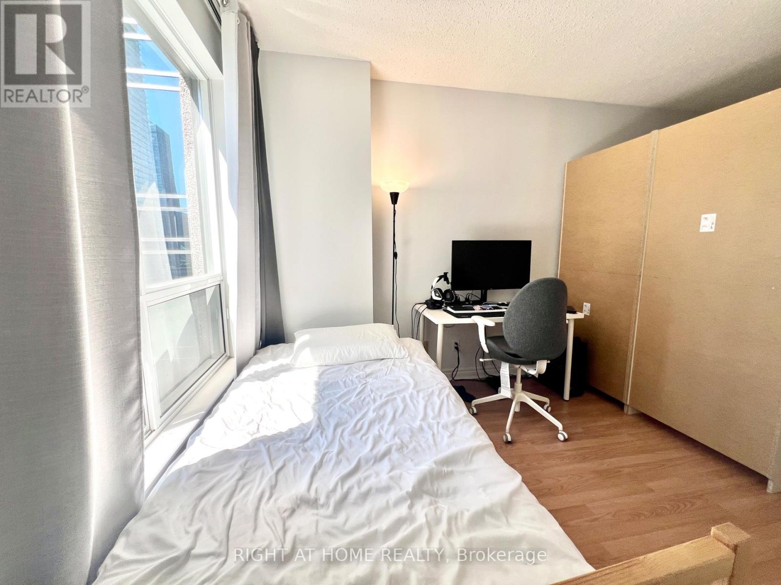 #1702 55 BLOOR STREET E - 10