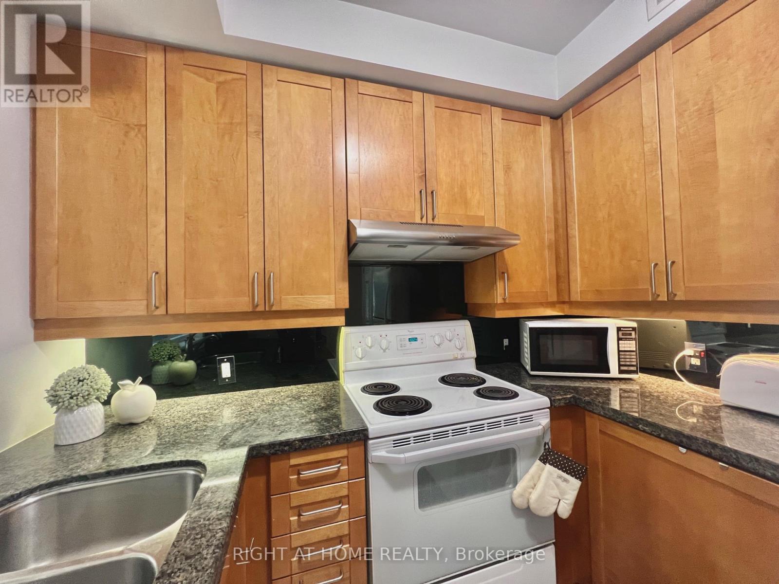 #1702 55 BLOOR STREET E - 16