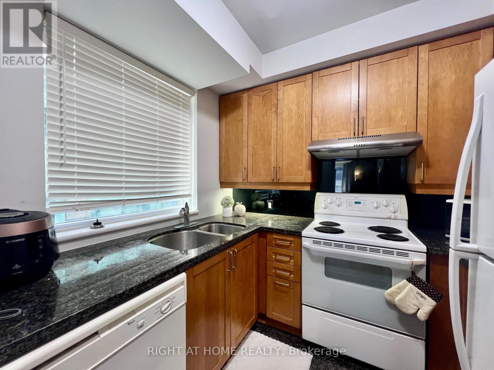 #1702 55 BLOOR STREET E - 17