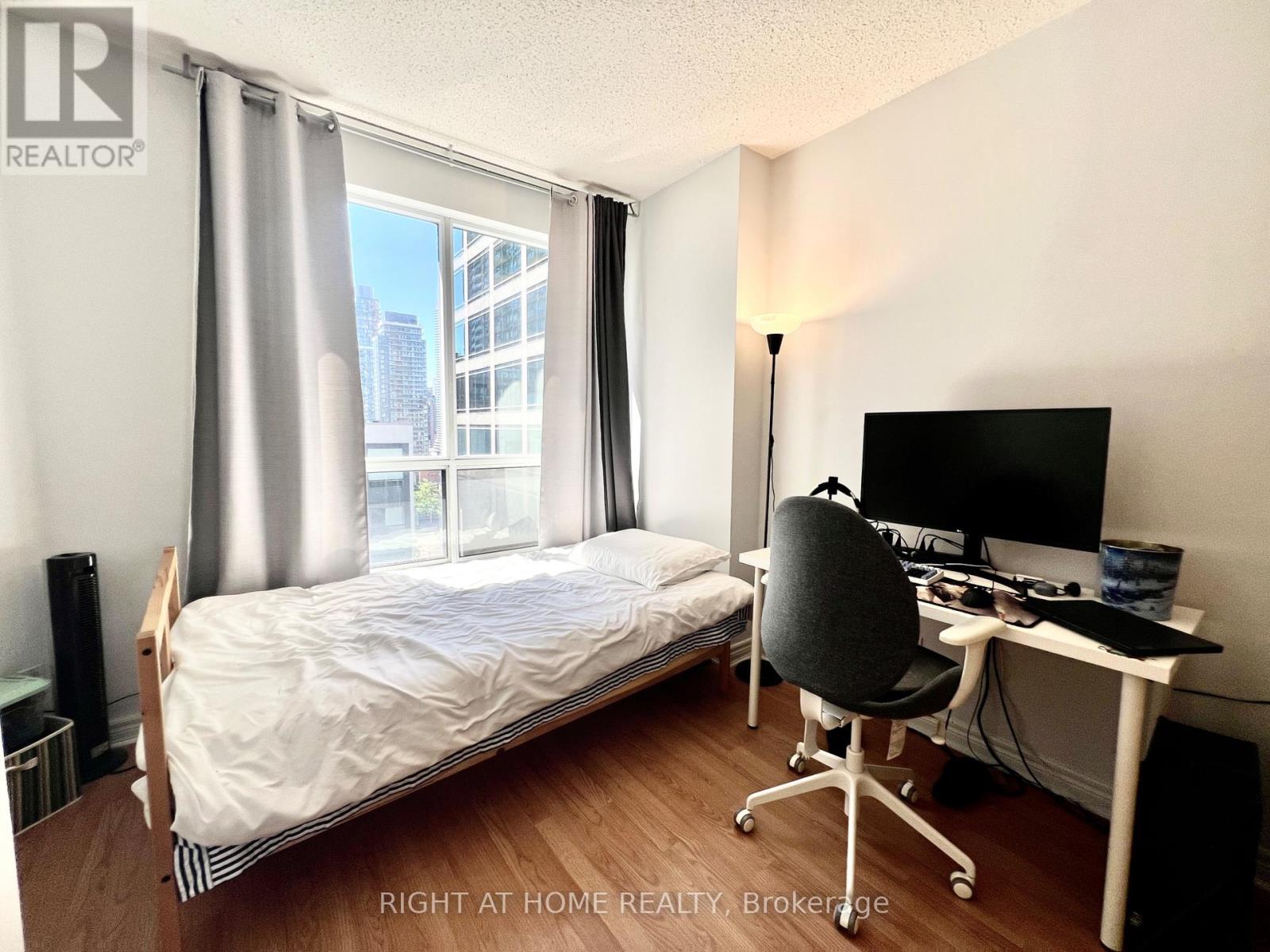 #1702 55 BLOOR STREET E - 9
