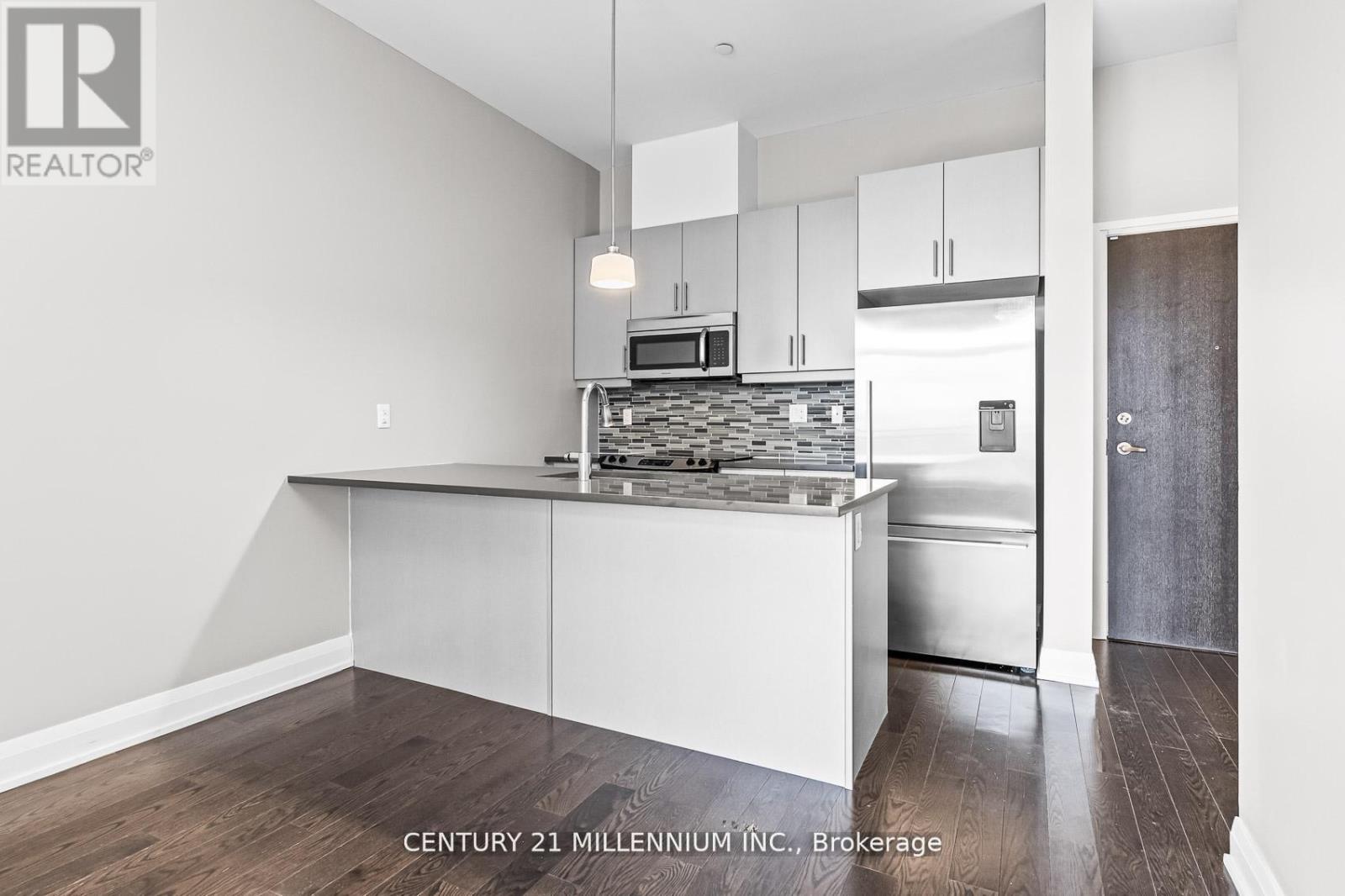 #419 15277 YONGE STREET - 10