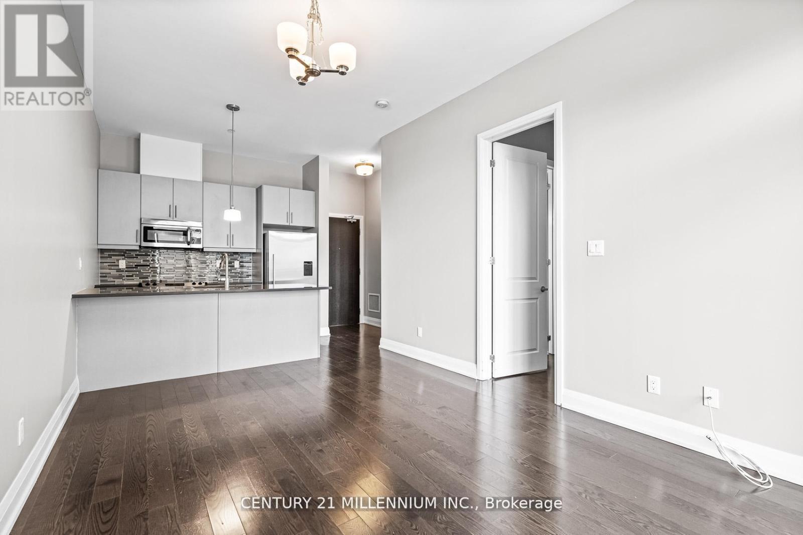 #419 15277 YONGE STREET - 11