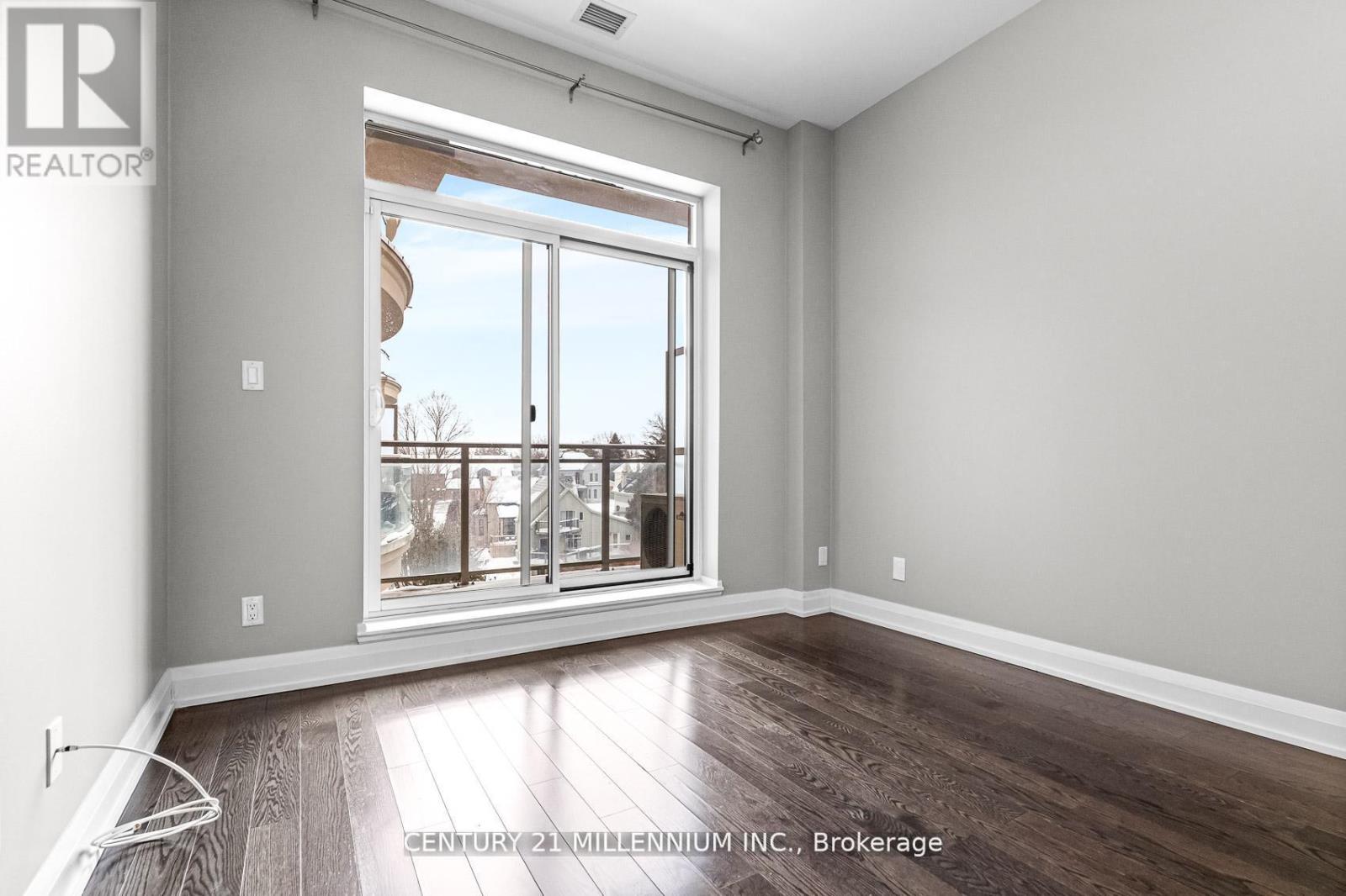 #419 15277 YONGE STREET - 13