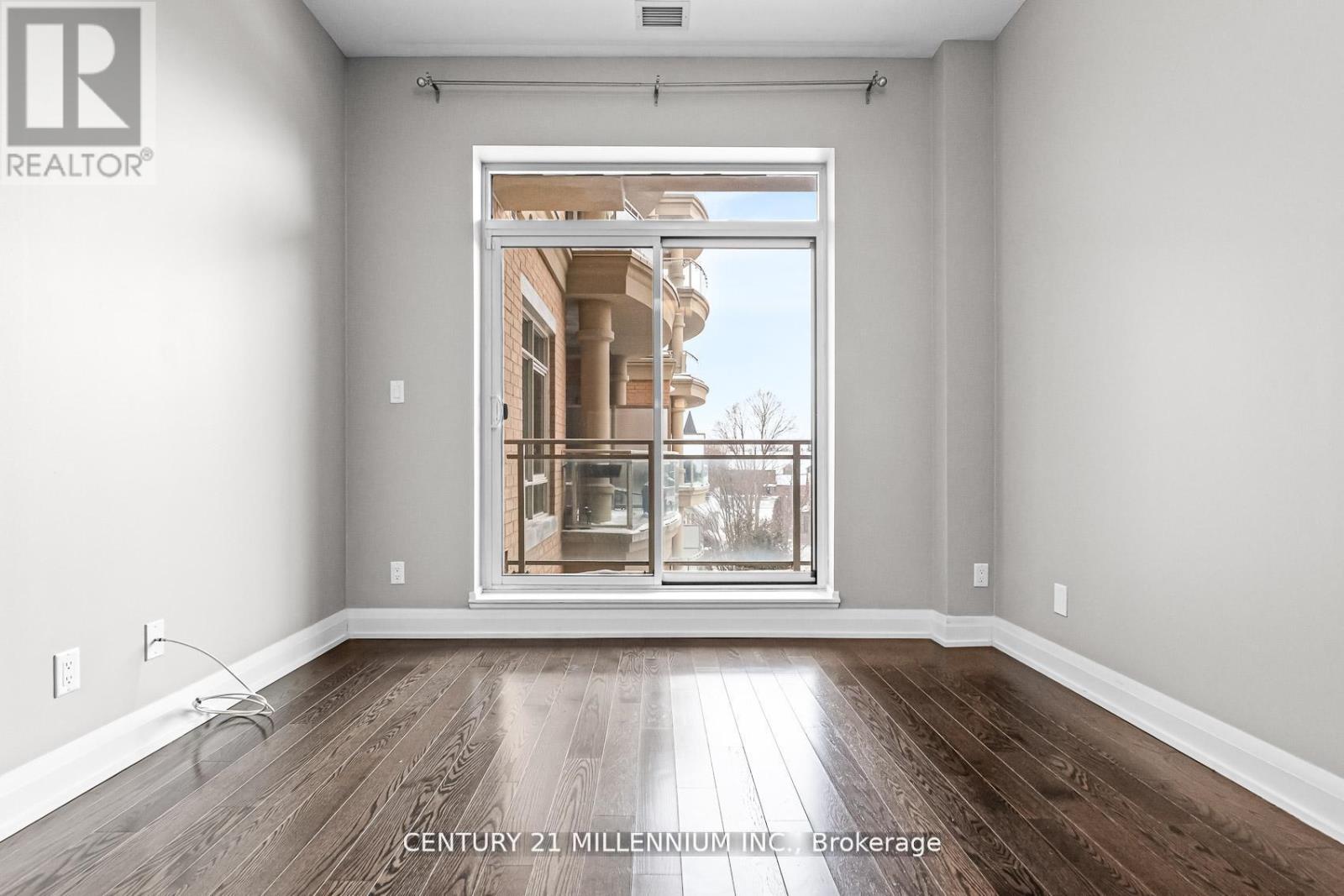 #419 15277 YONGE STREET - 14
