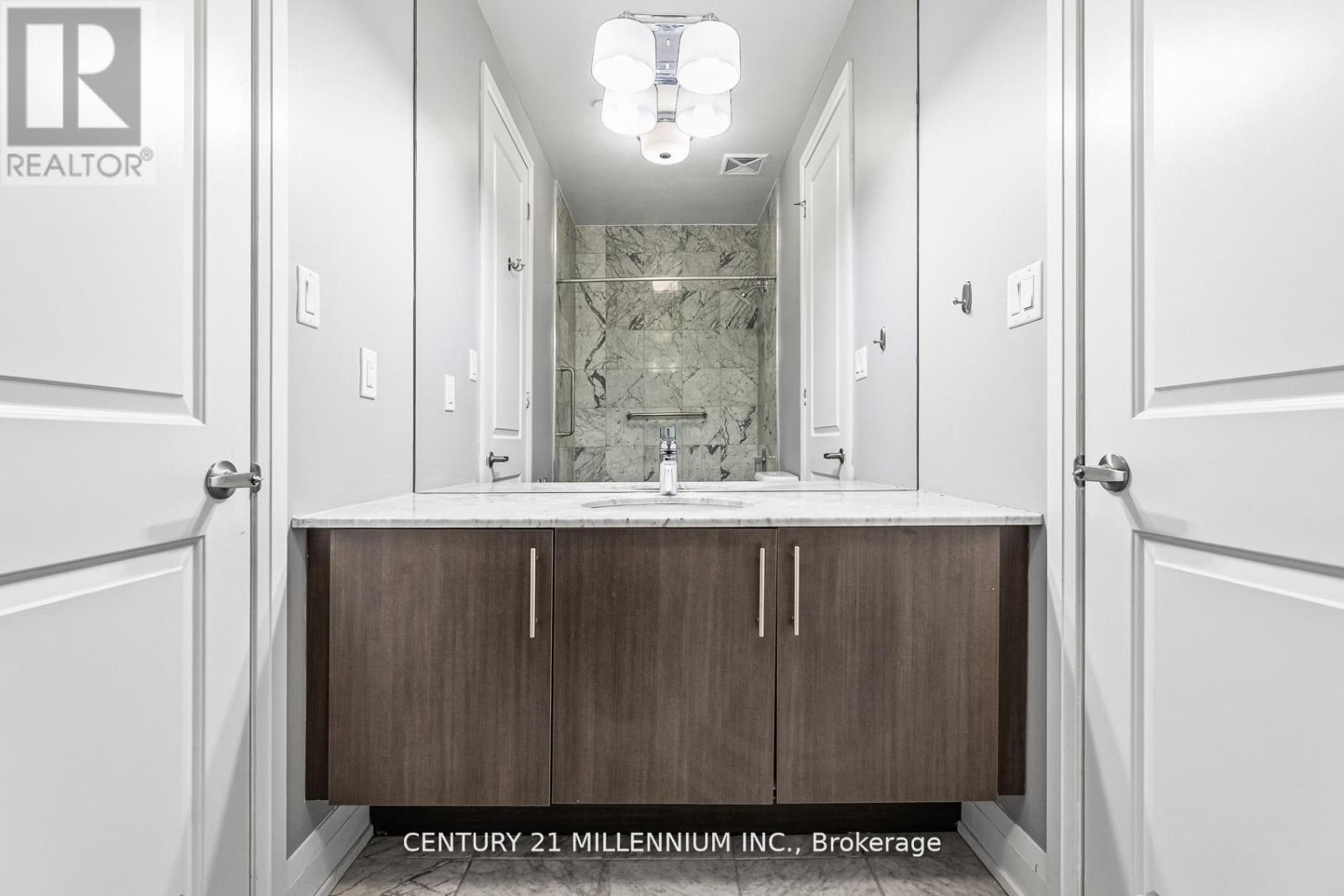 #419 15277 YONGE STREET - 23
