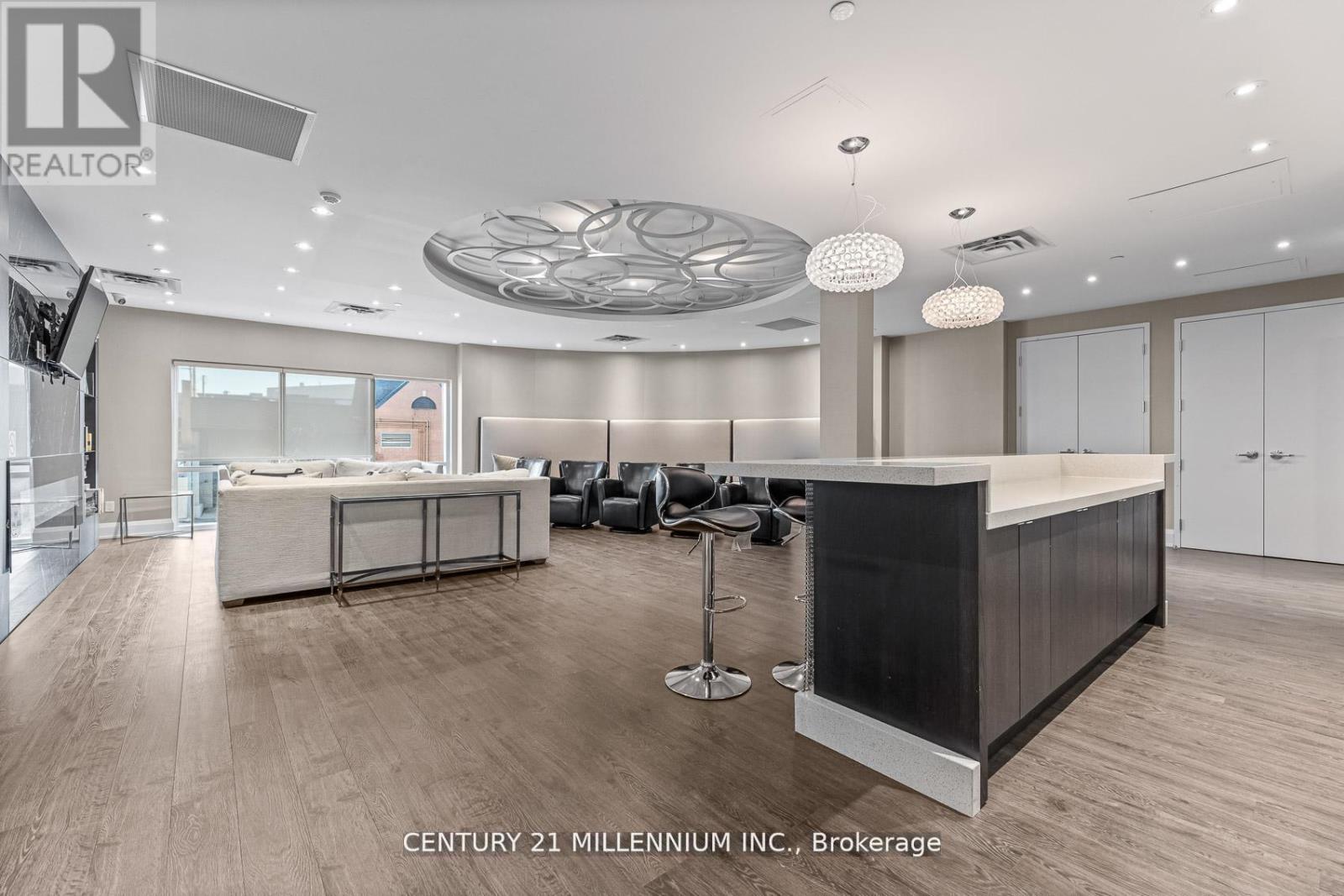 #419 15277 YONGE STREET - 28