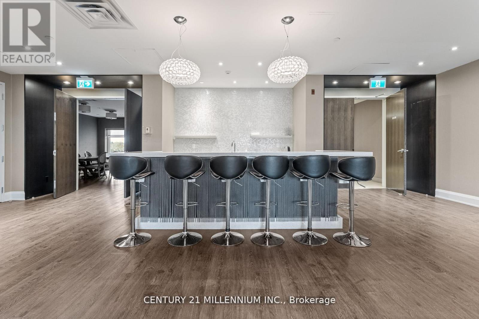 #419 15277 YONGE STREET - 29