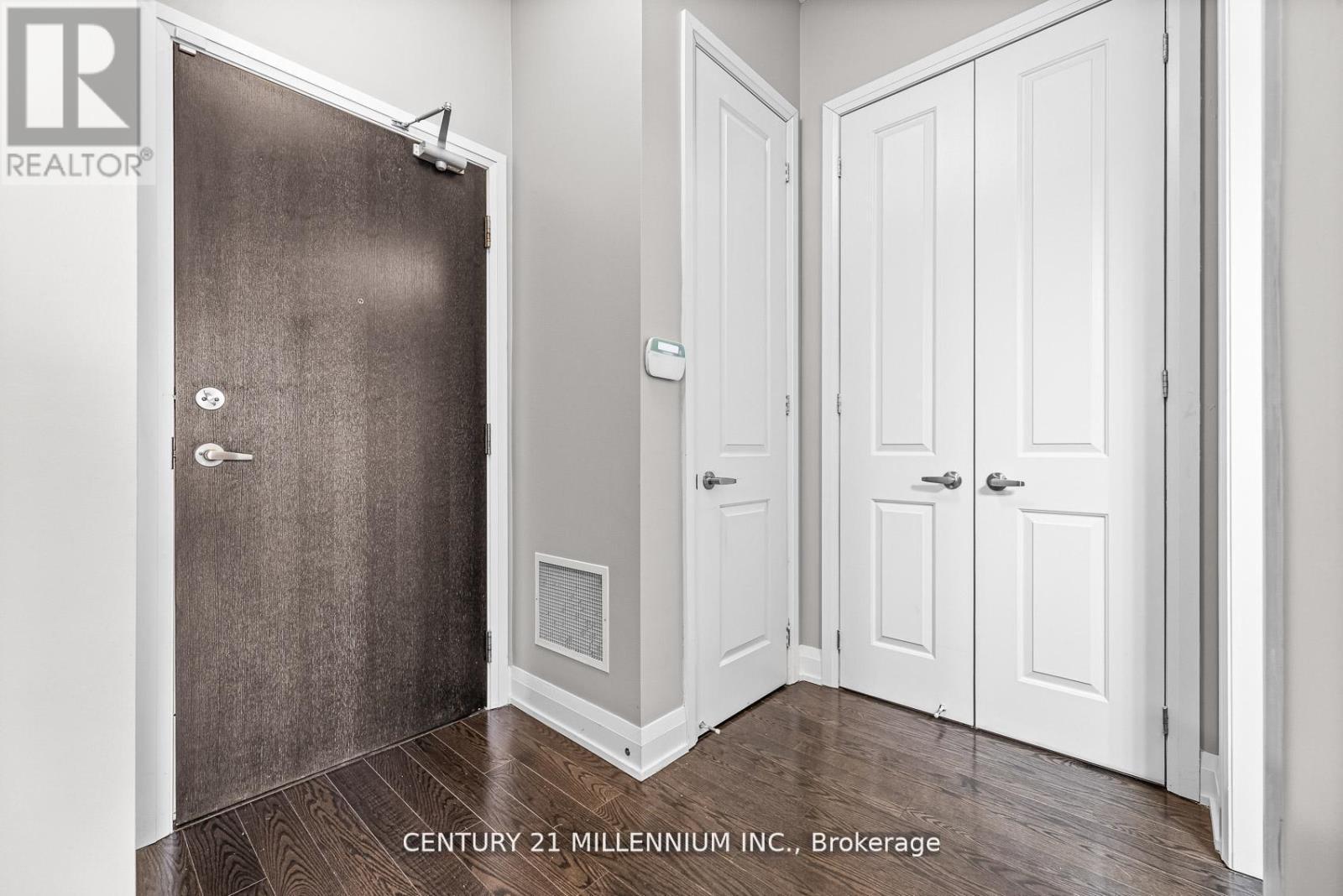 #419 15277 YONGE STREET - 4