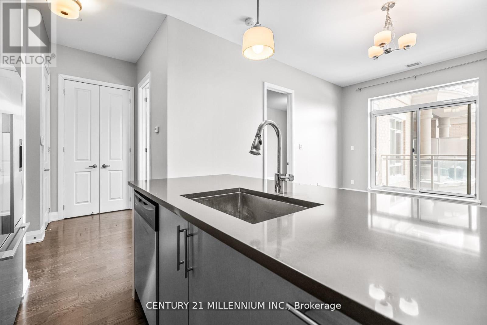 #419 15277 YONGE STREET - 8
