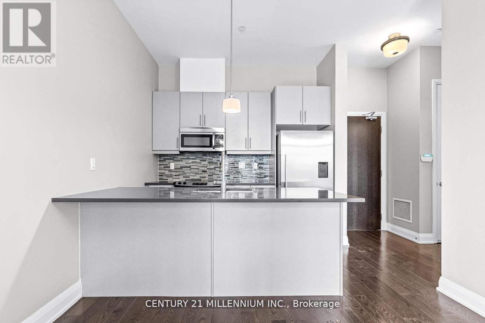 #419 15277 YONGE STREET - 9