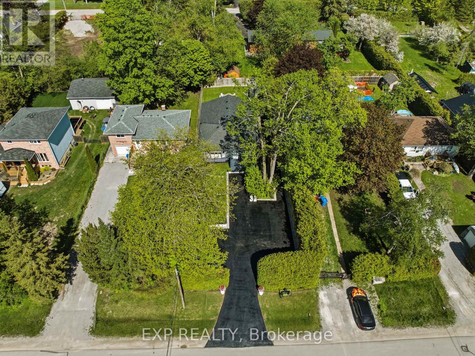 32 FARLEY CIRCLE - 3