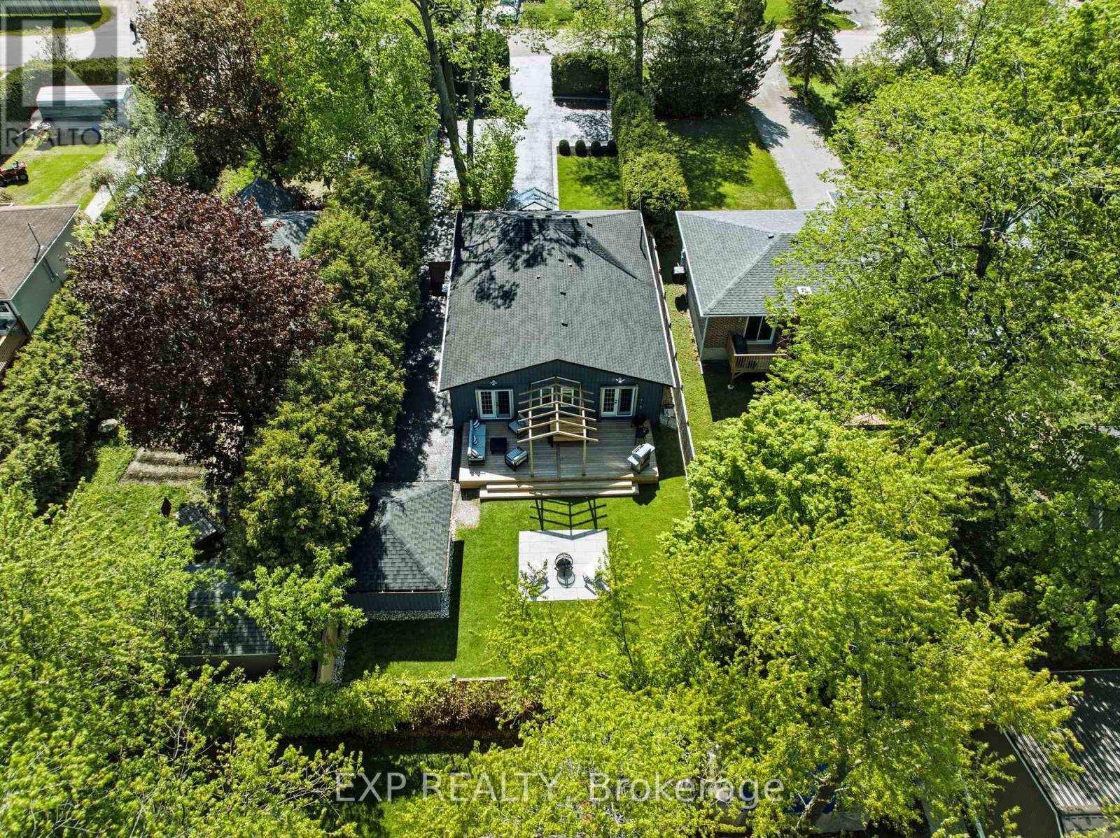 32 FARLEY CIRCLE - 44
