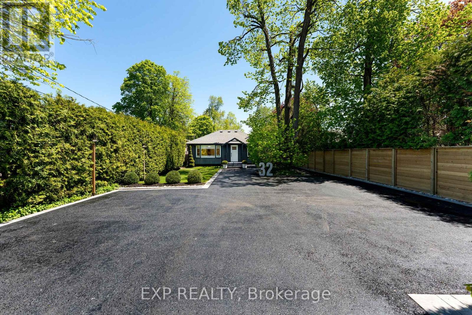 32 FARLEY CIRCLE - 5