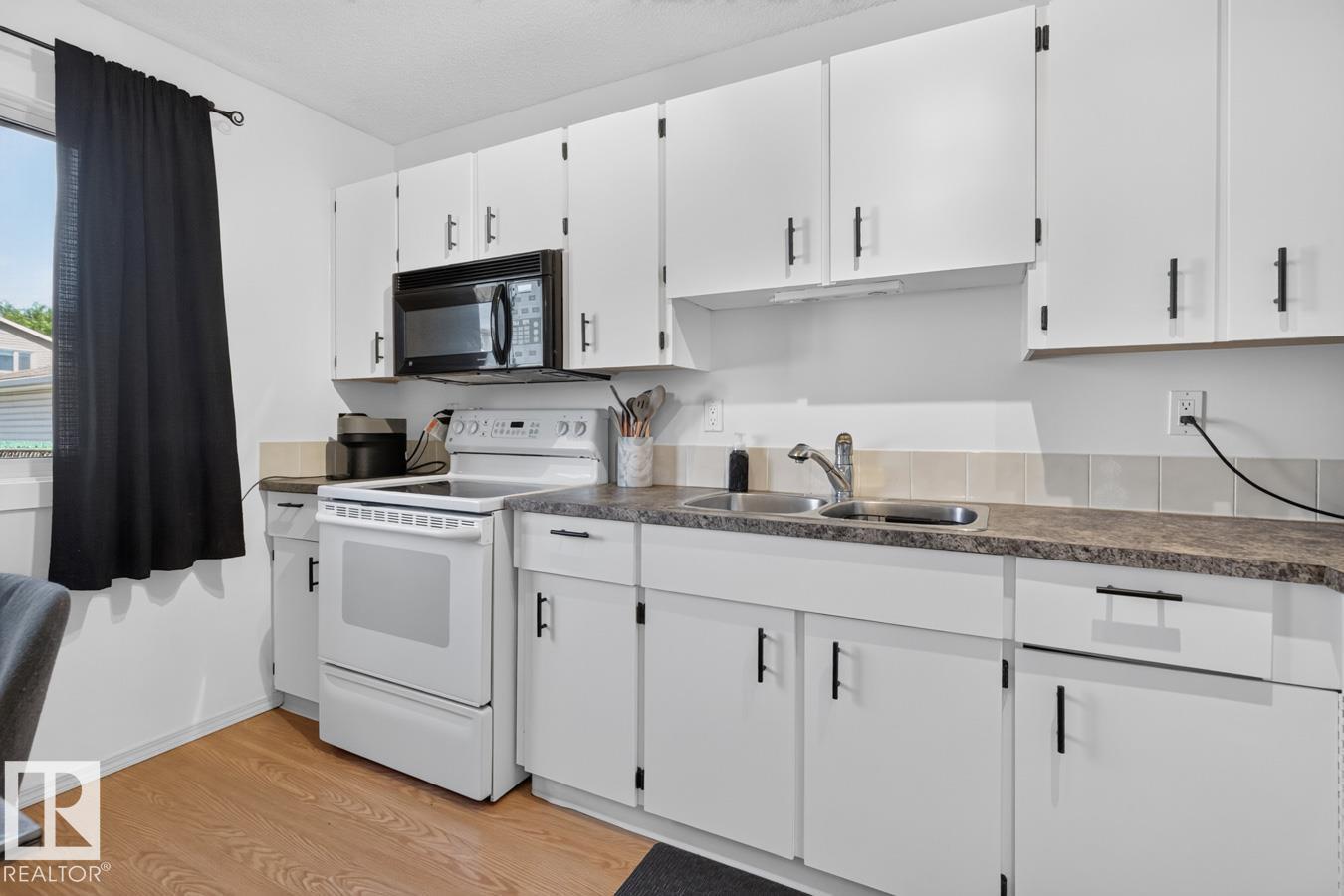 15614 83 ST NW - 12