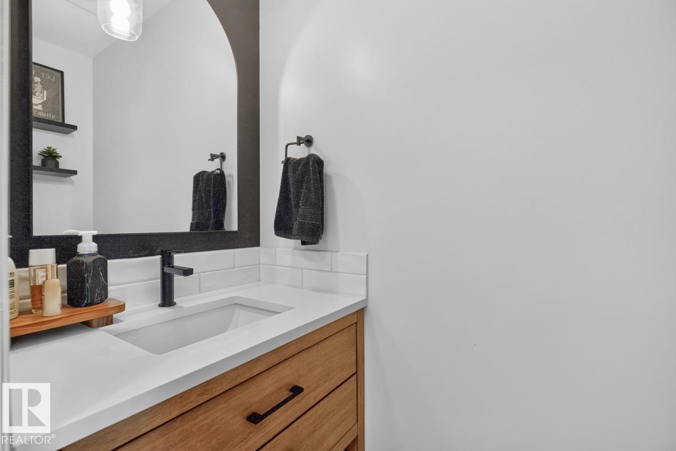 15614 83 ST NW - 16