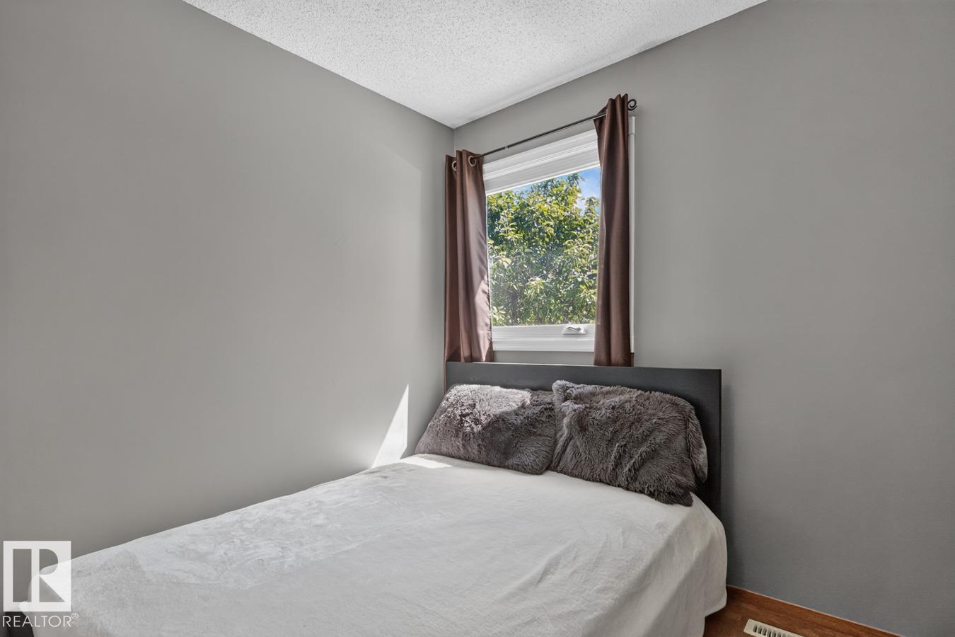 15614 83 ST NW - 20