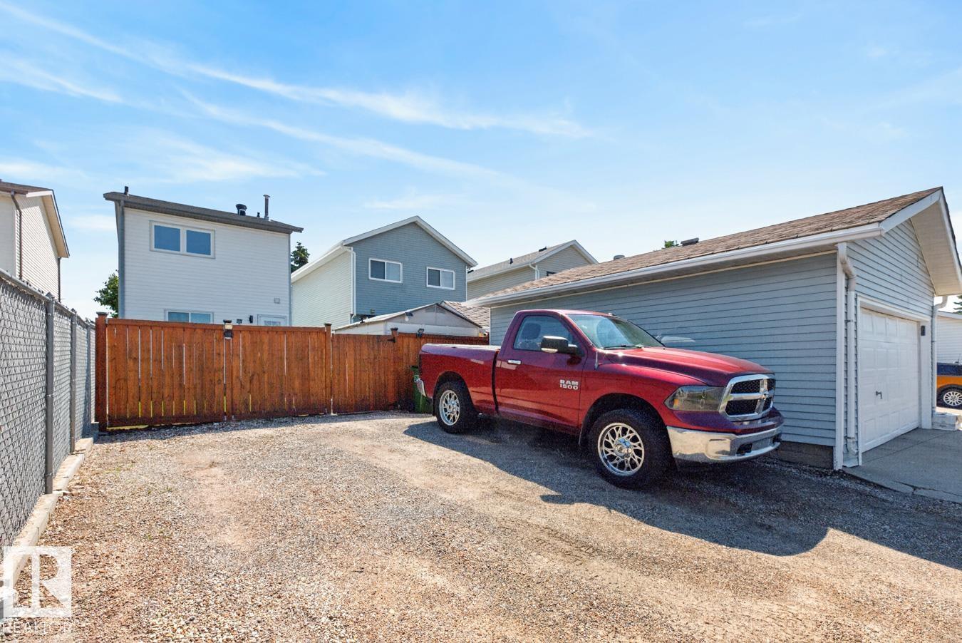 15614 83 ST NW - 33