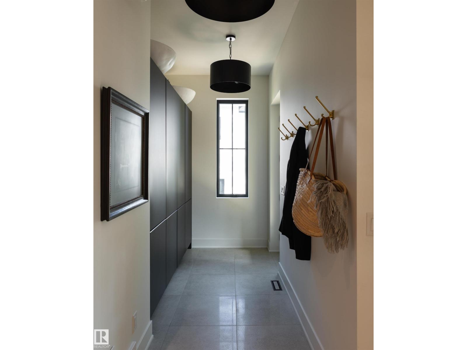 8102 92 AV NW — photo 10
