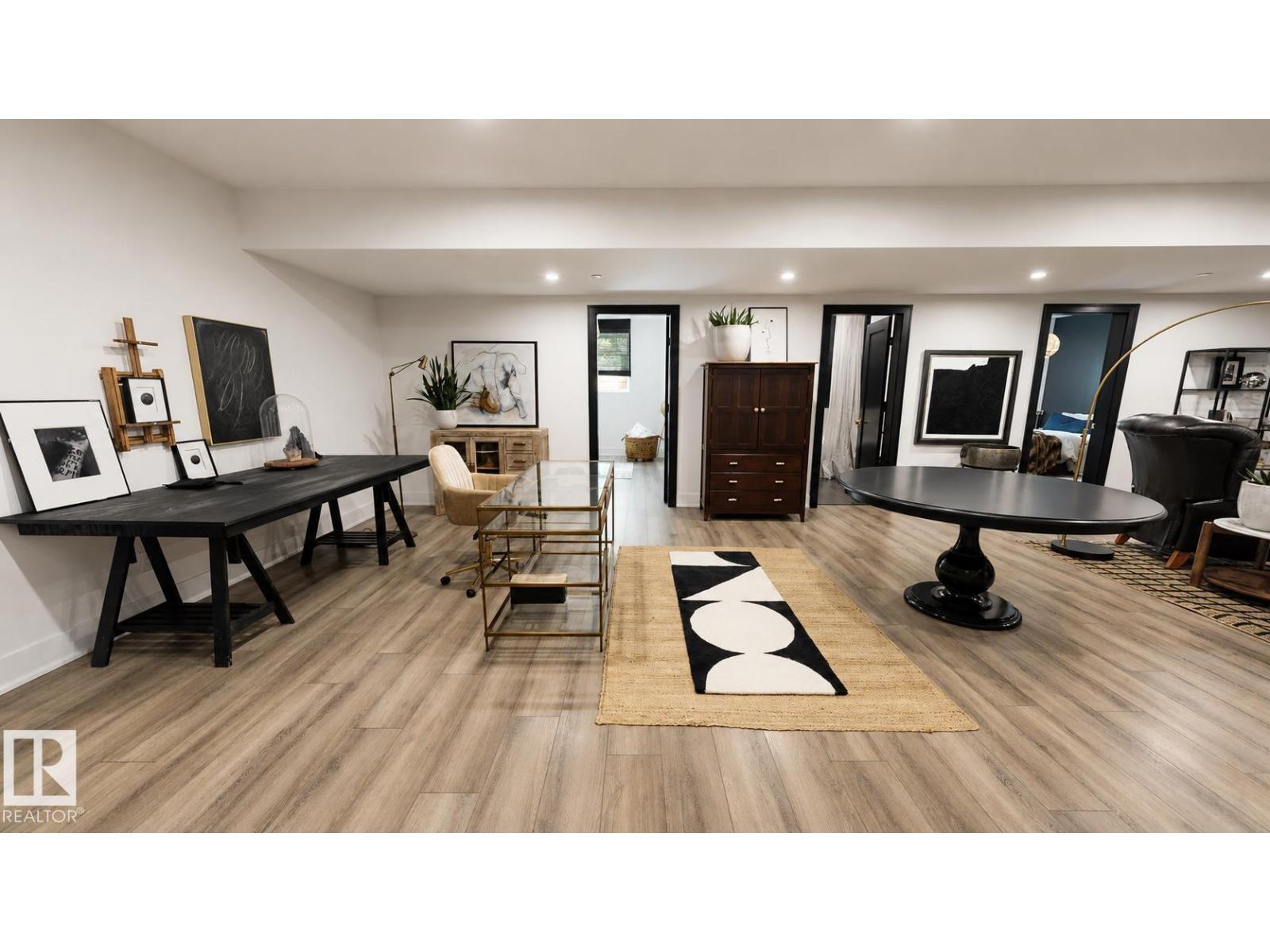8102 92 AV NW — photo 17
