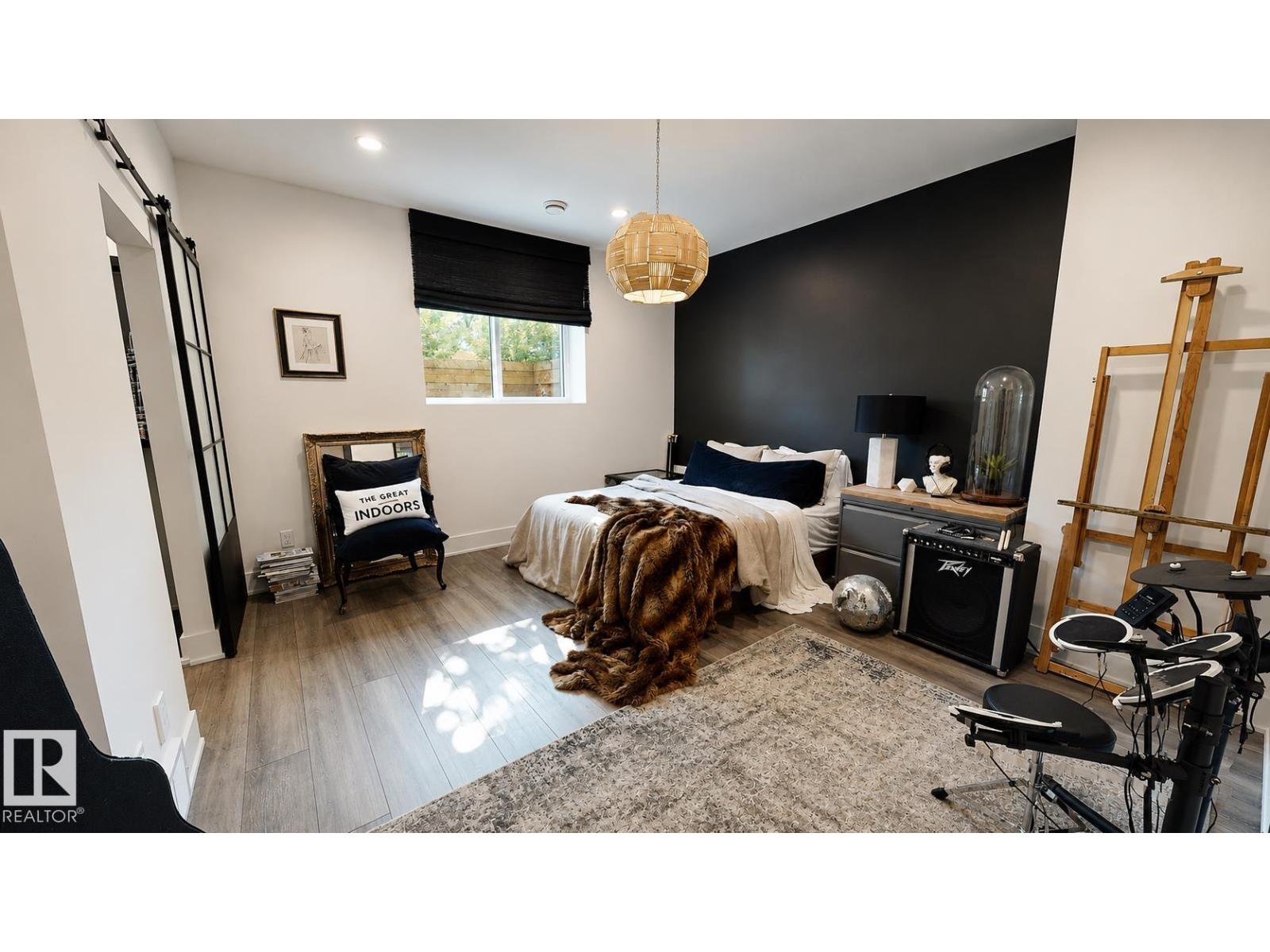 8102 92 AV NW — photo 20