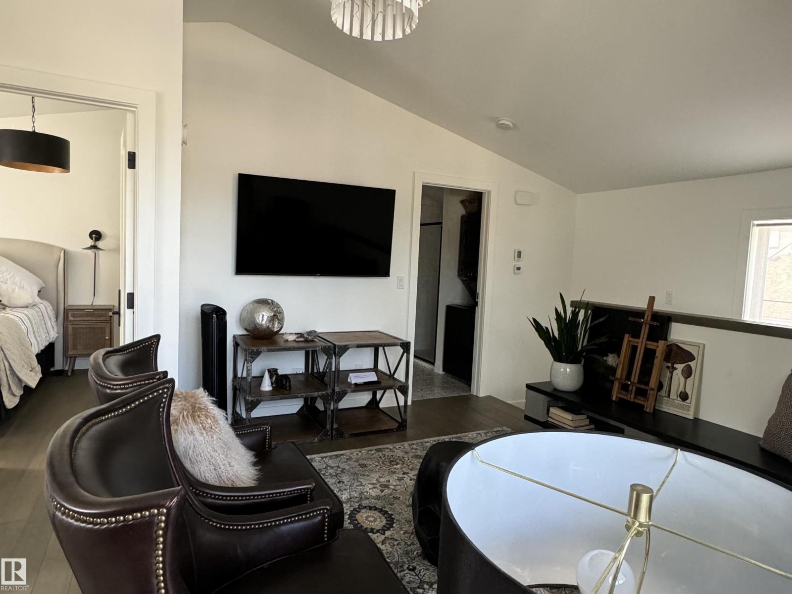 8102 92 AV NW — photo 29
