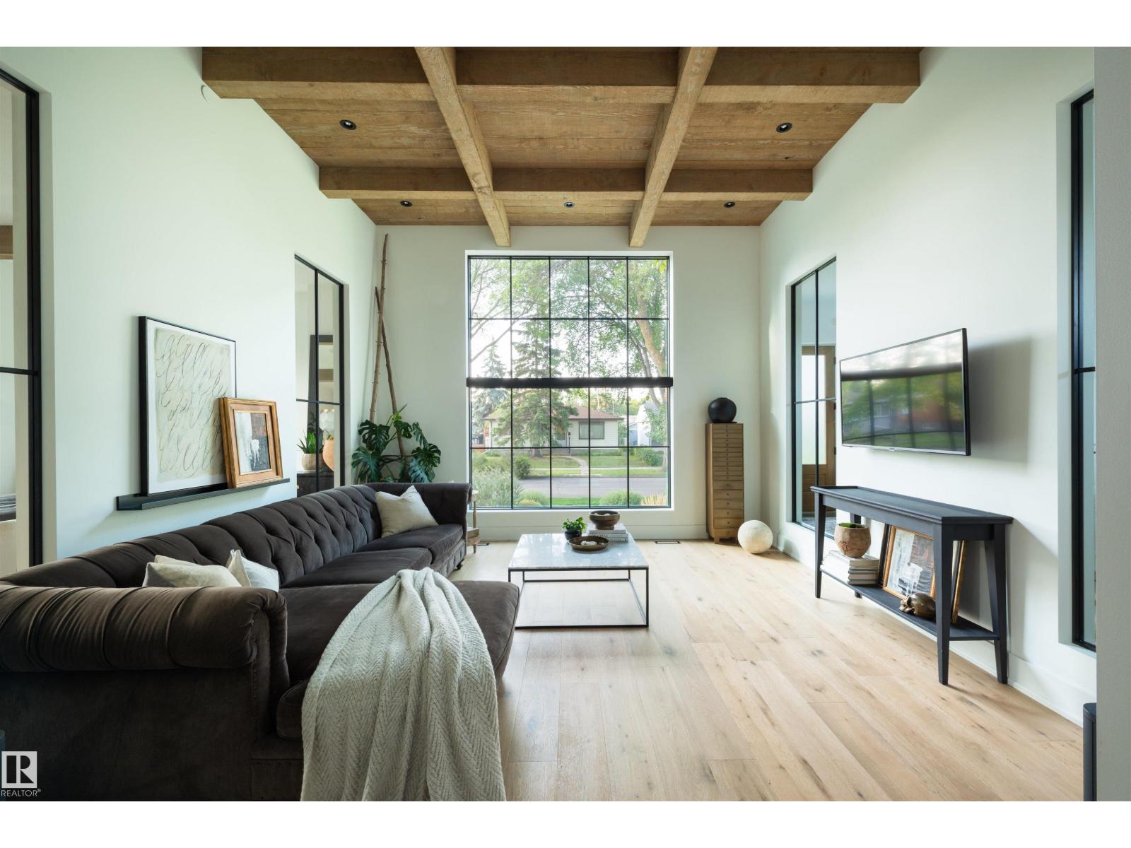8102 92 AV NW - photo 3
